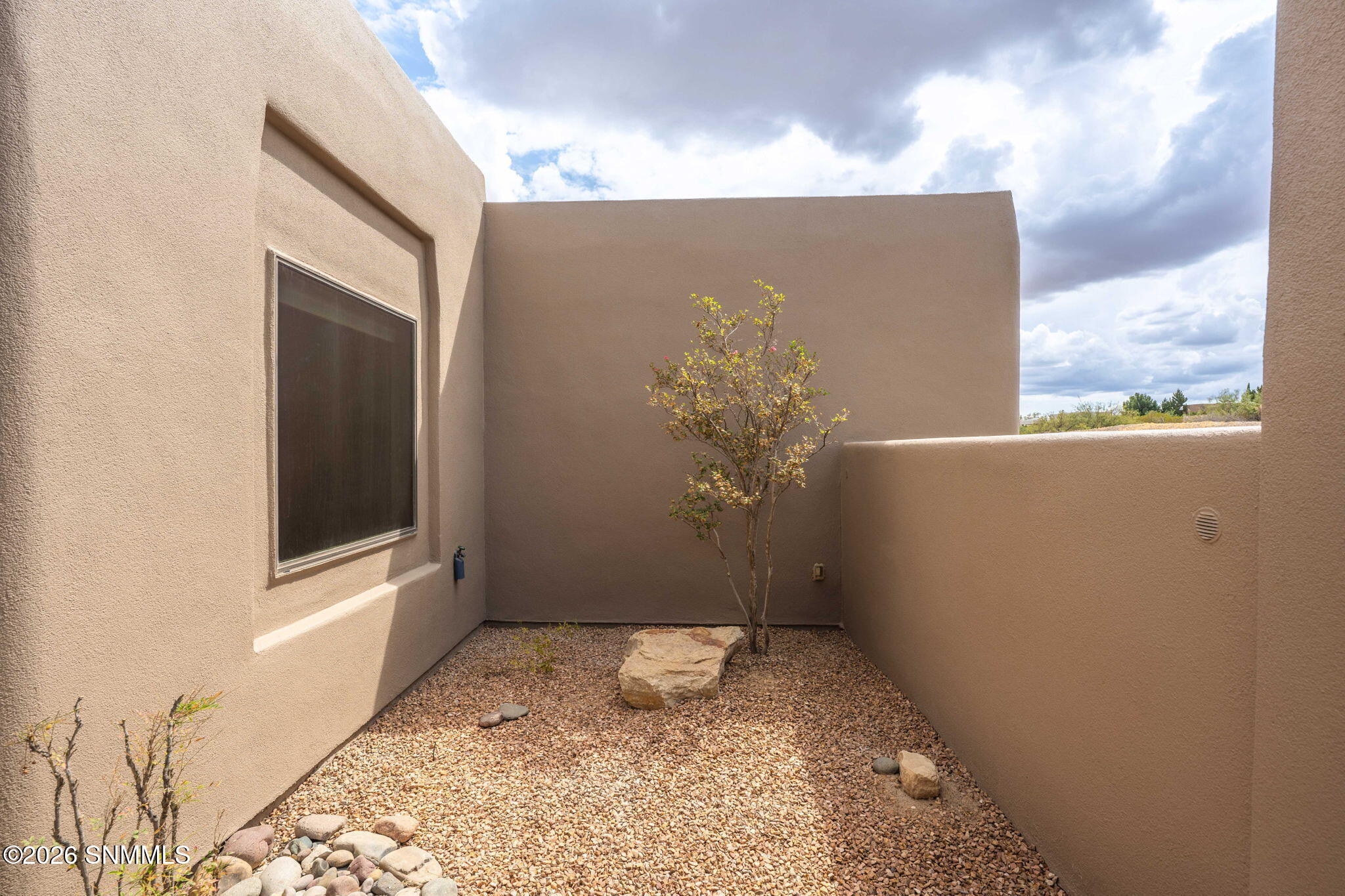 1218 Idyll Court Property Photo 4