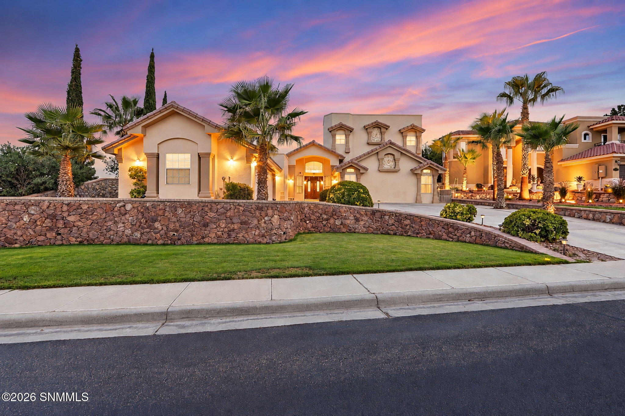 115 Crested Peak Court Property Photo 2