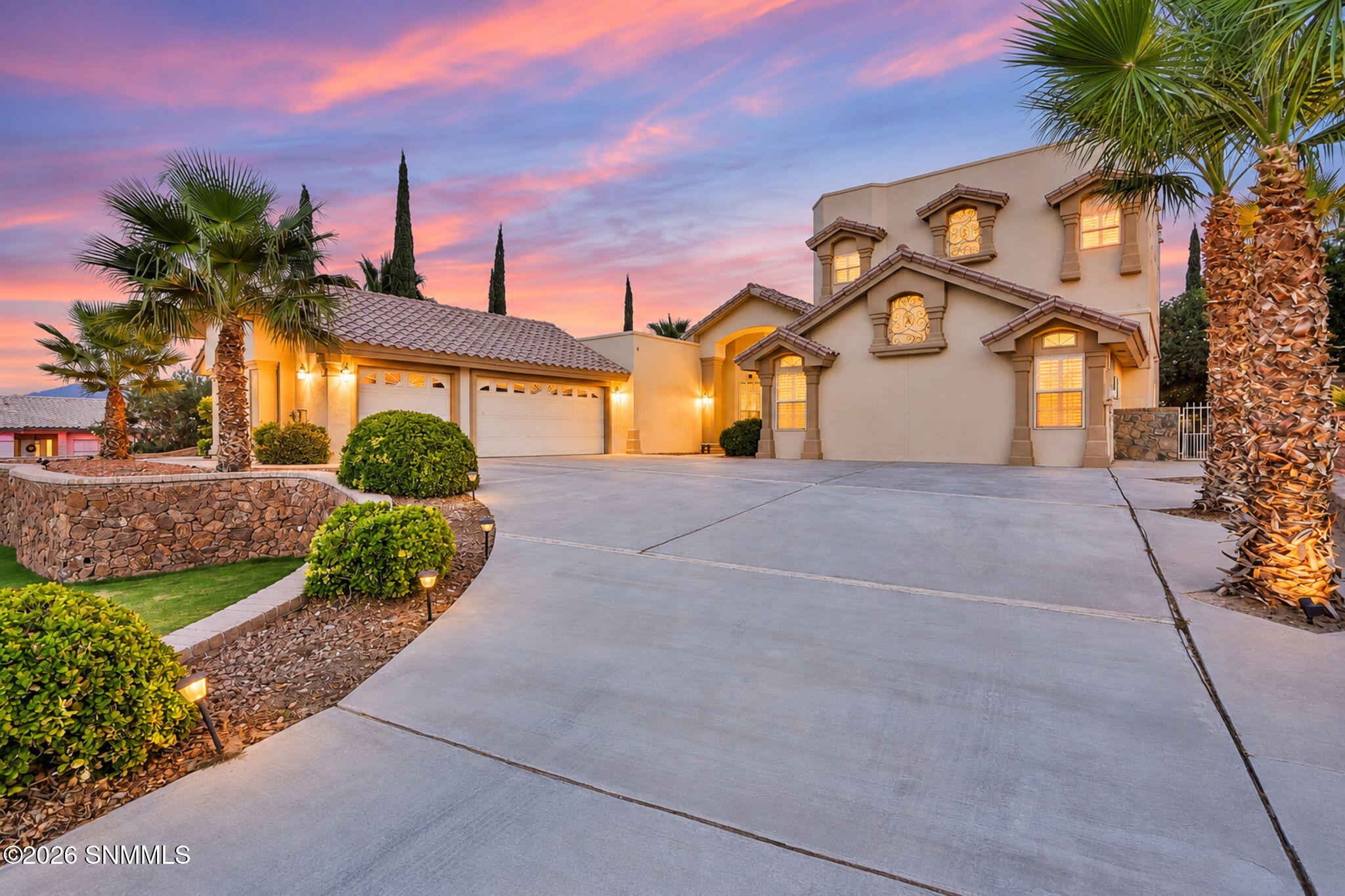 115 Crested Peak Court Property Photo 4