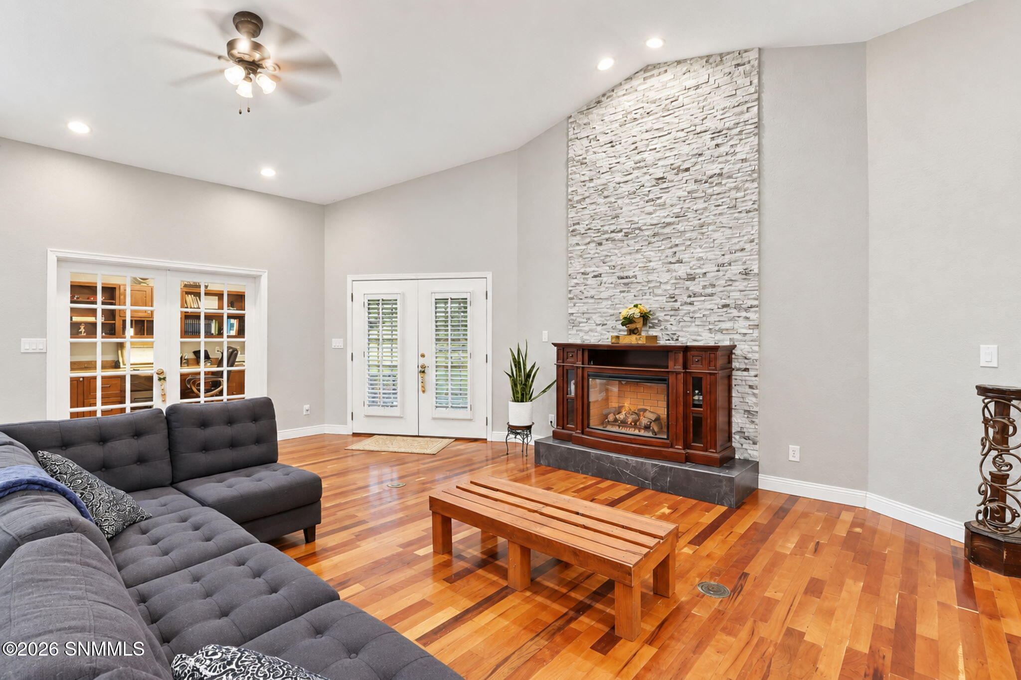 115 Crested Peak Court Property Photo 14