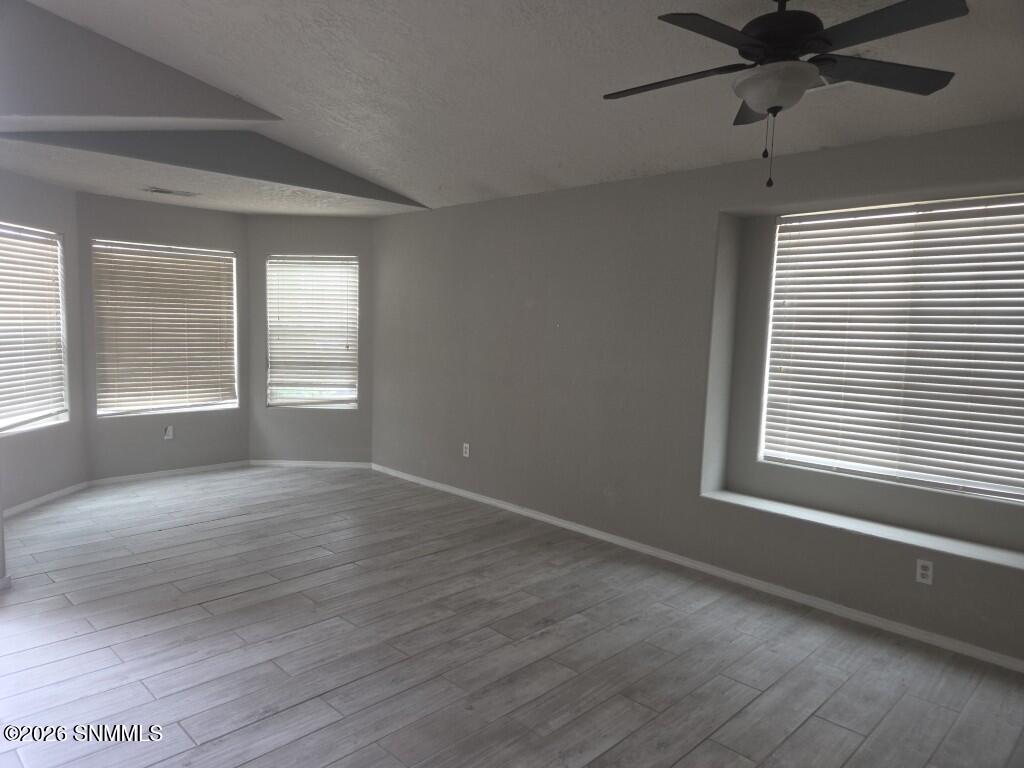2114 Windsor Place Property Photo 4