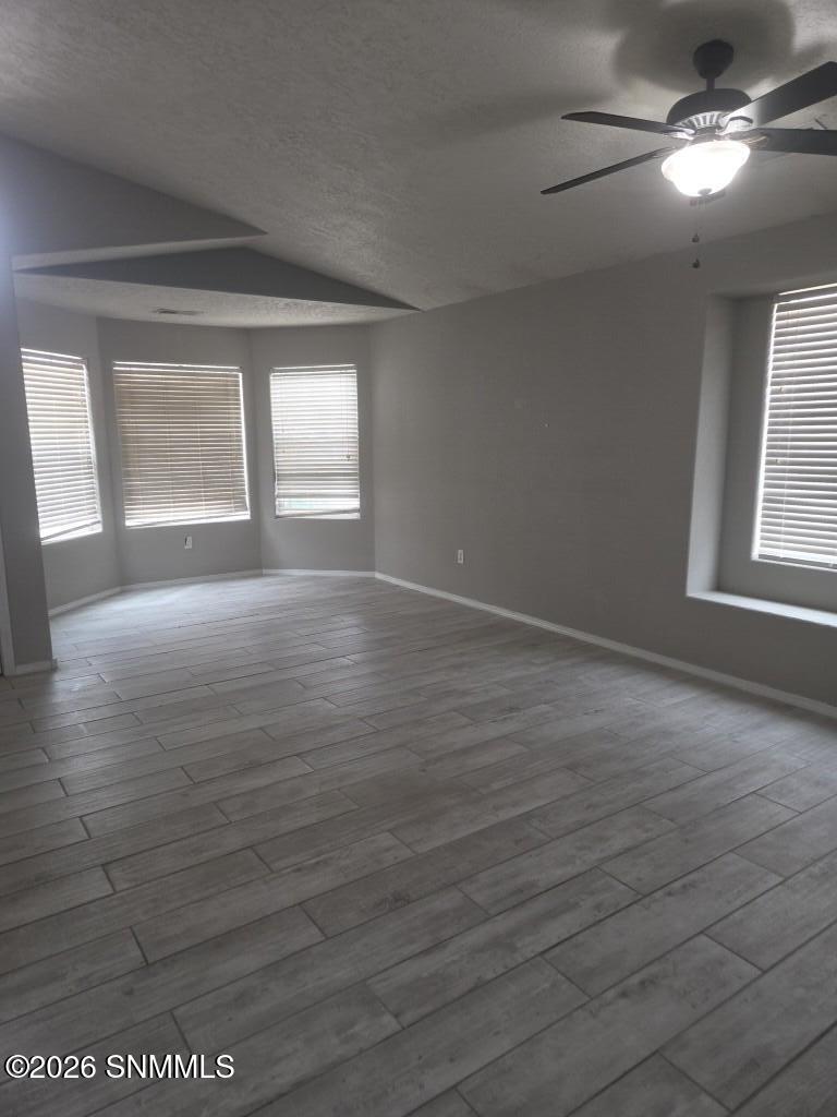 2114 Windsor Place Property Photo 5