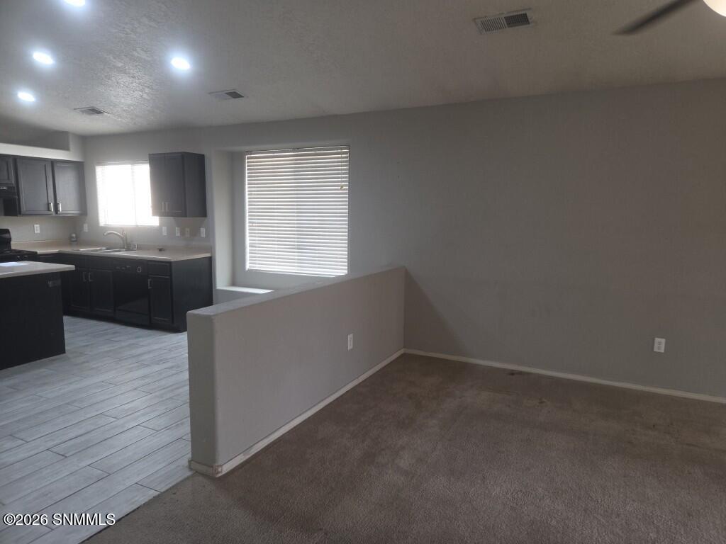 2114 Windsor Place Property Photo 11