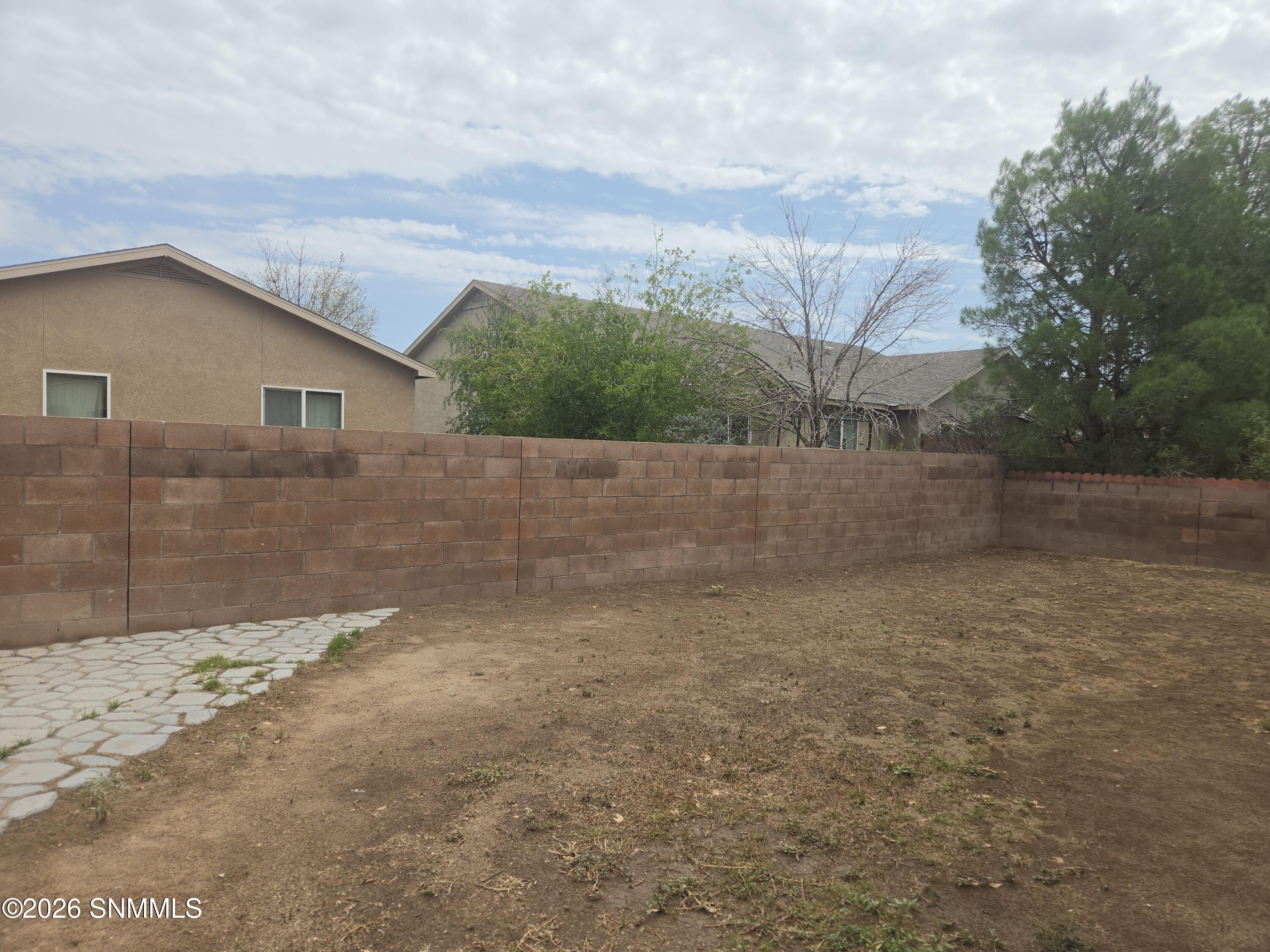 2114 Windsor Place Property Photo 28