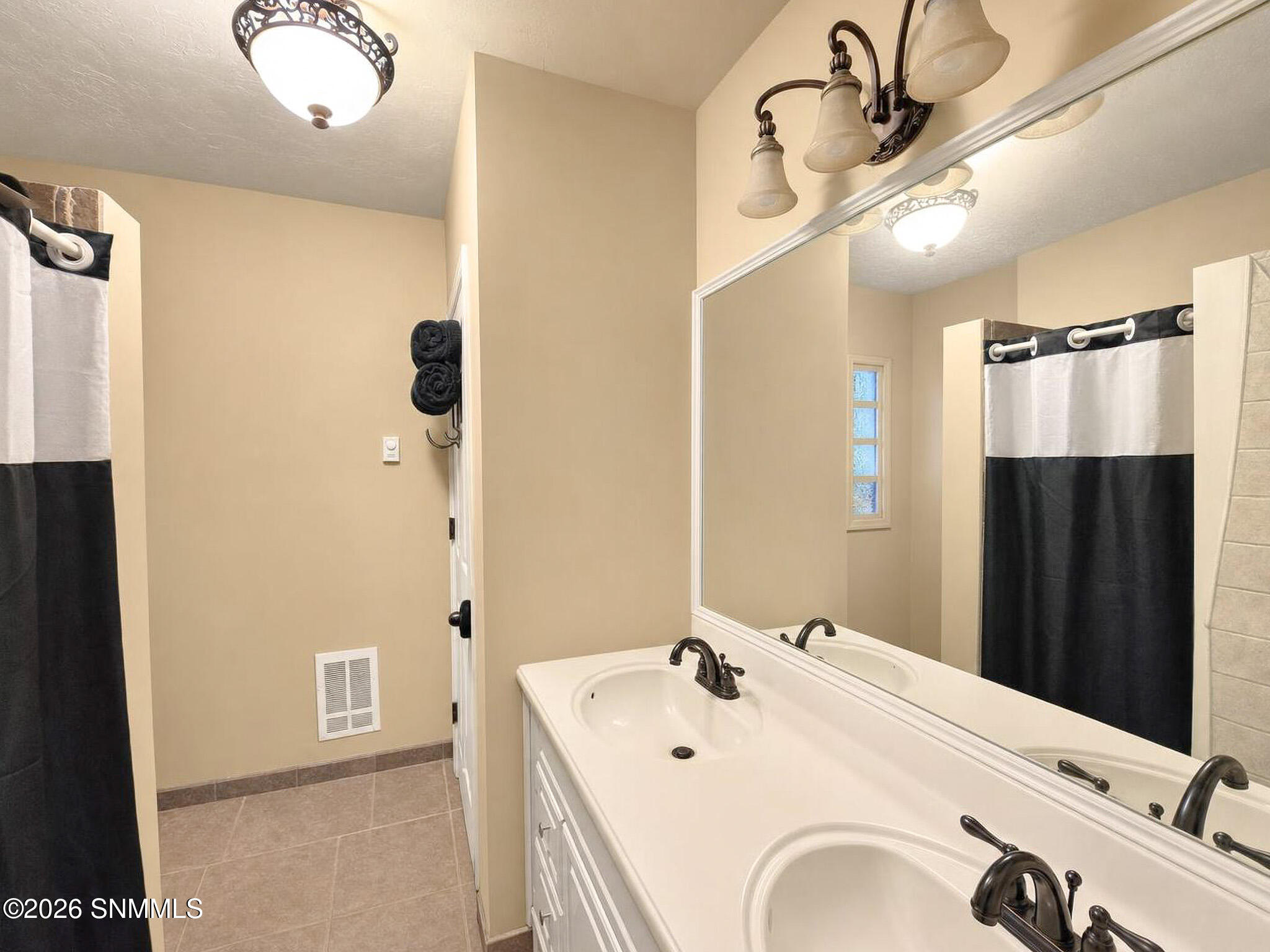 1221 W Canal Road Property Photo 15