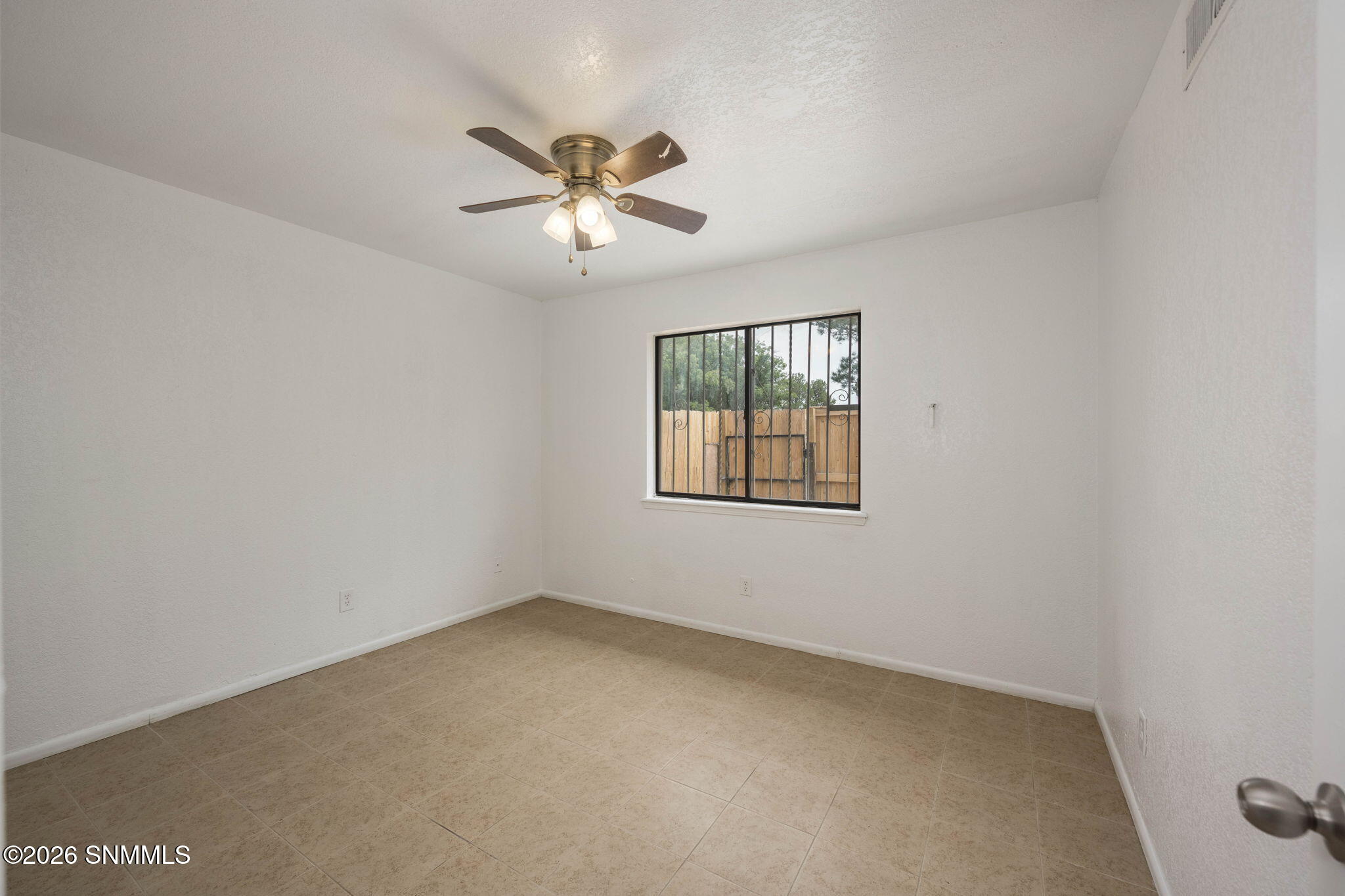 2039 Stanford Street Property Photo 9