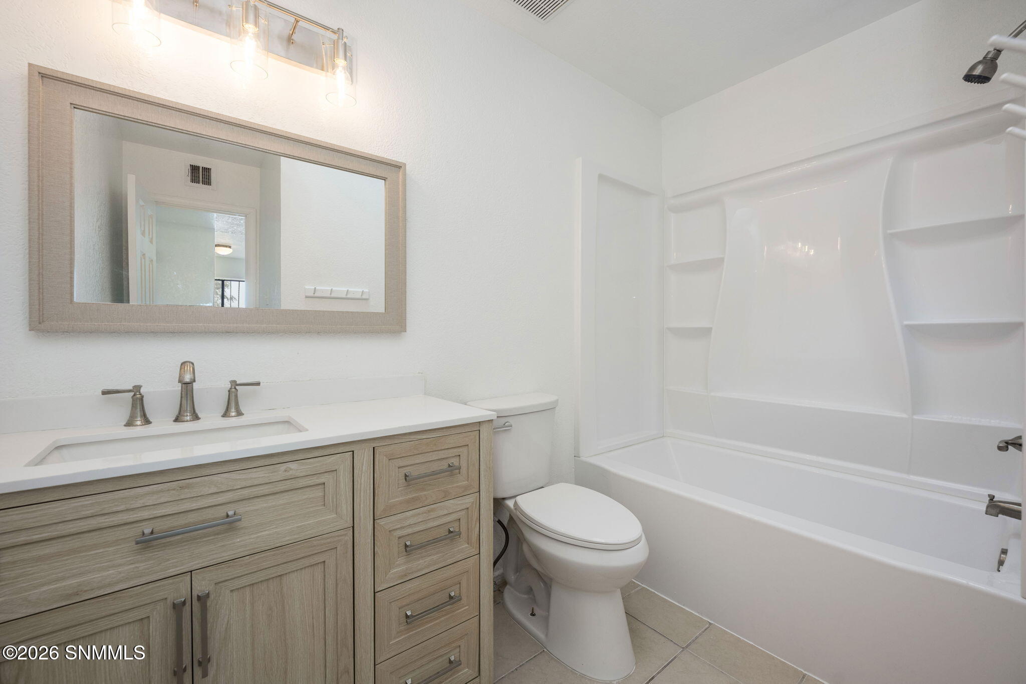 2039 Stanford Street Property Photo 12