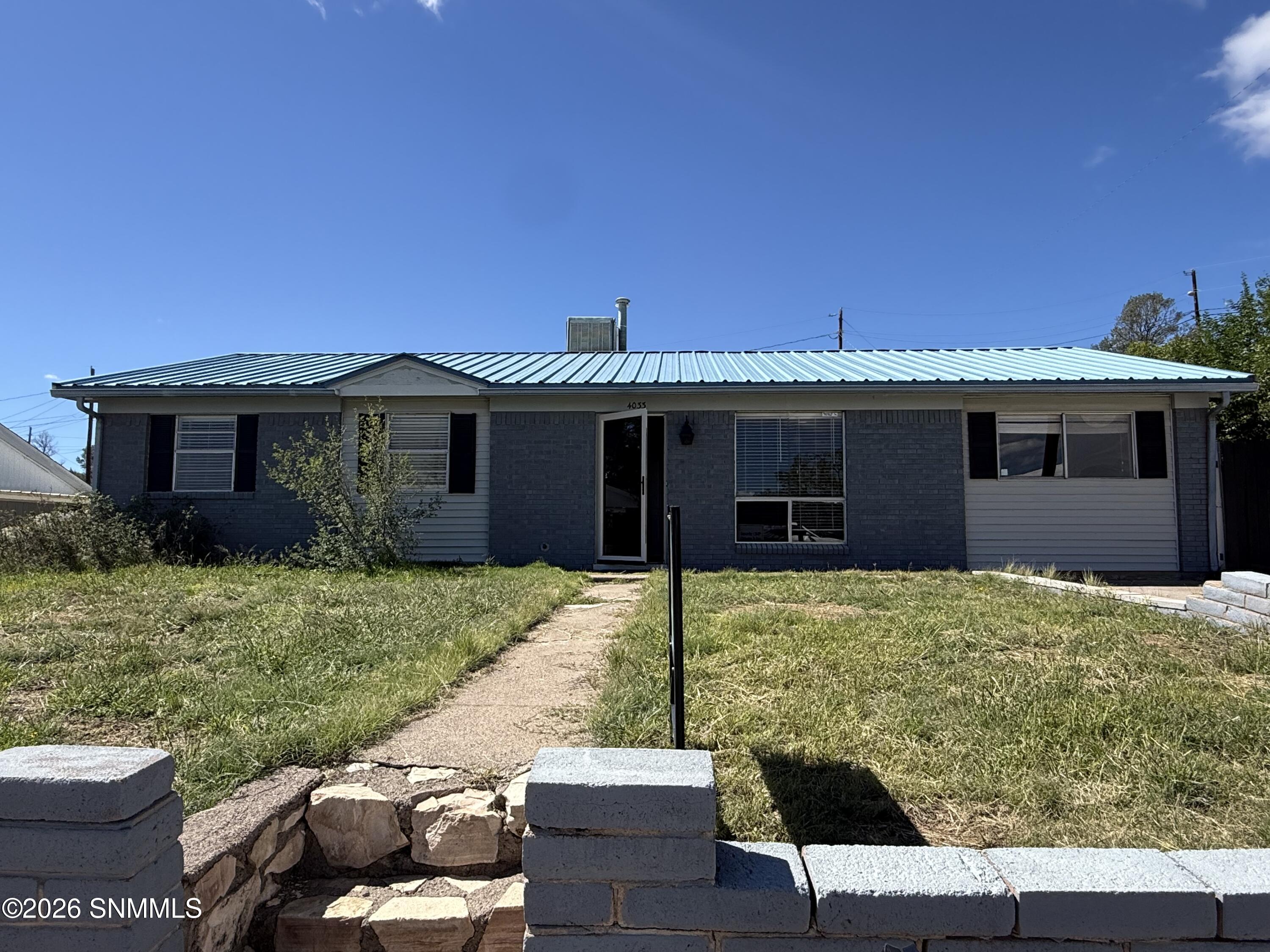 4033 N Fran Drive Property Photo 2
