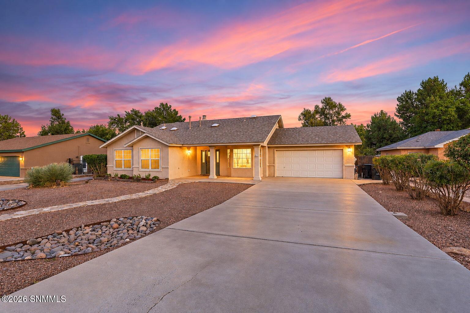 1245 Villita Loop Property Photo 2