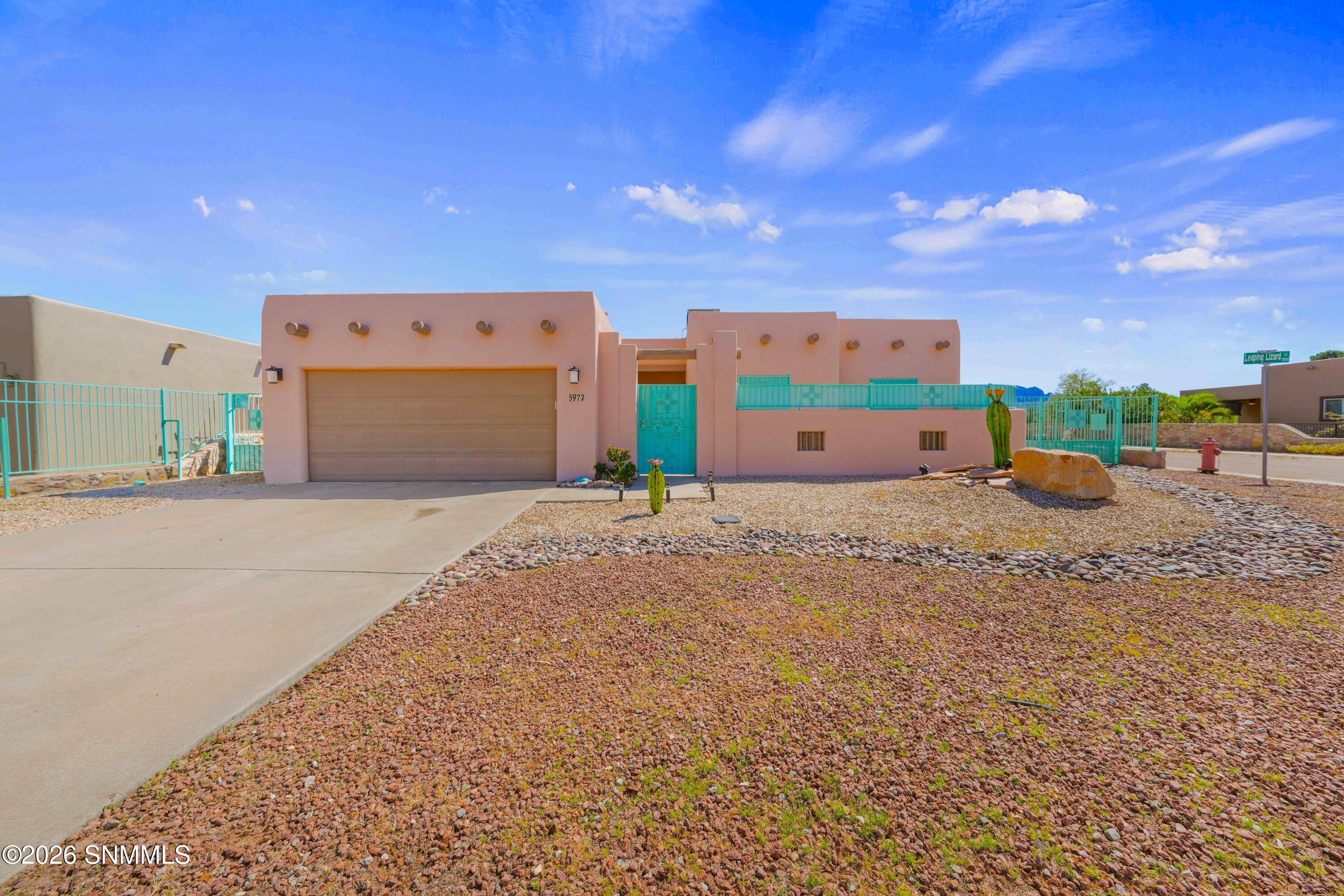 5972 Leaping Lizard Loop Property Photo 4