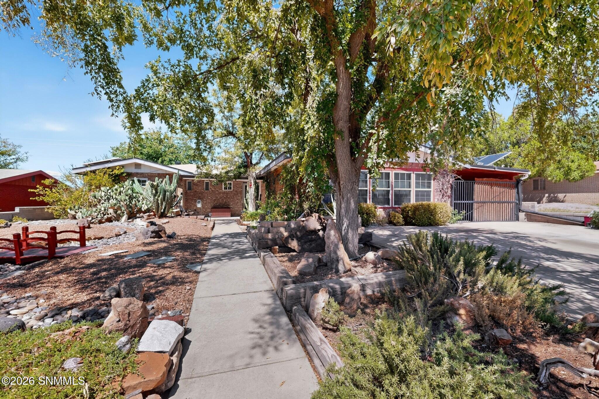 1915 Myrtle Avenue Property Photo 1