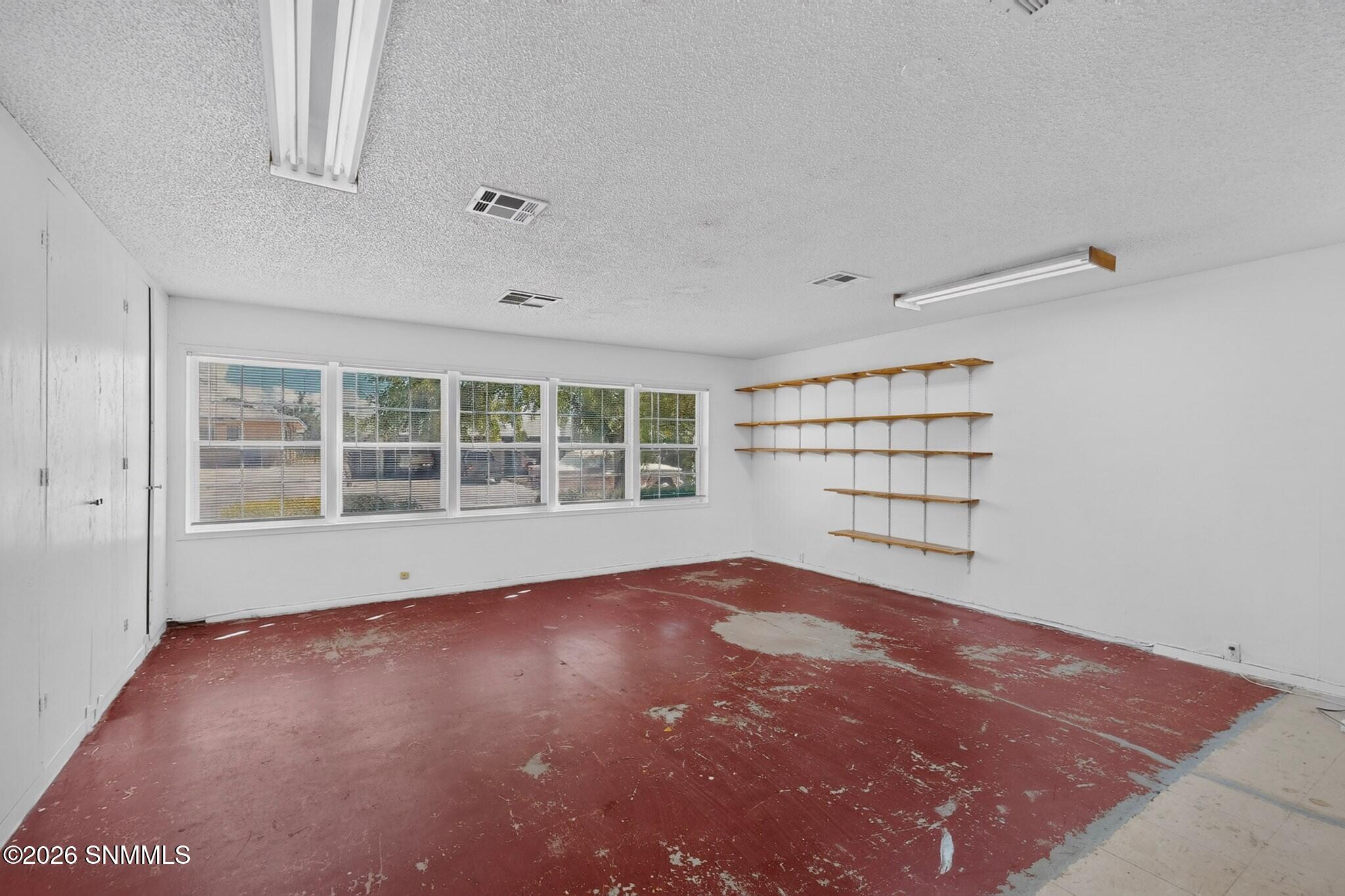 1915 Myrtle Avenue Property Photo 43
