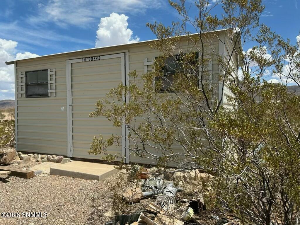 8330 Se Warm Springs Road Property Photo 5
