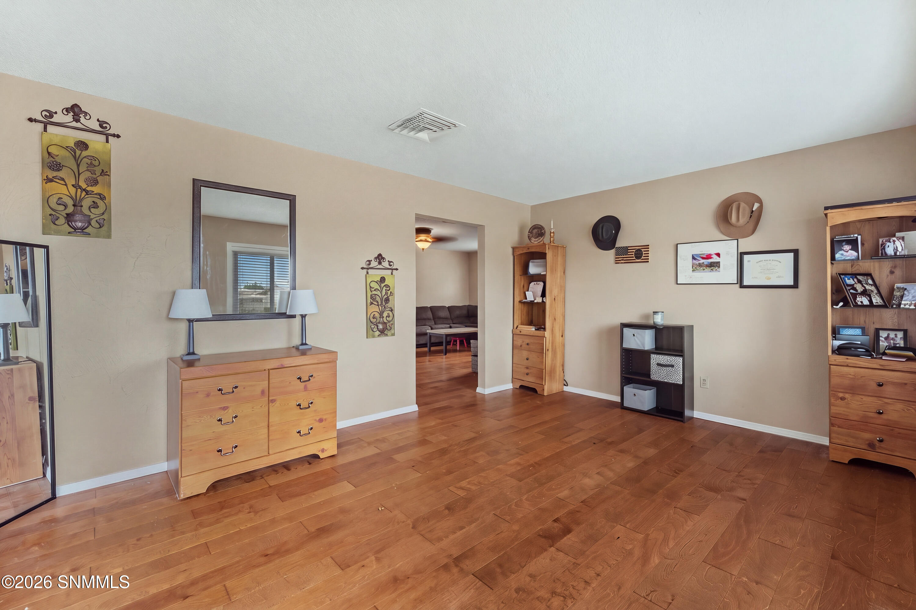 2402 Yale Avenue Property Photo 4