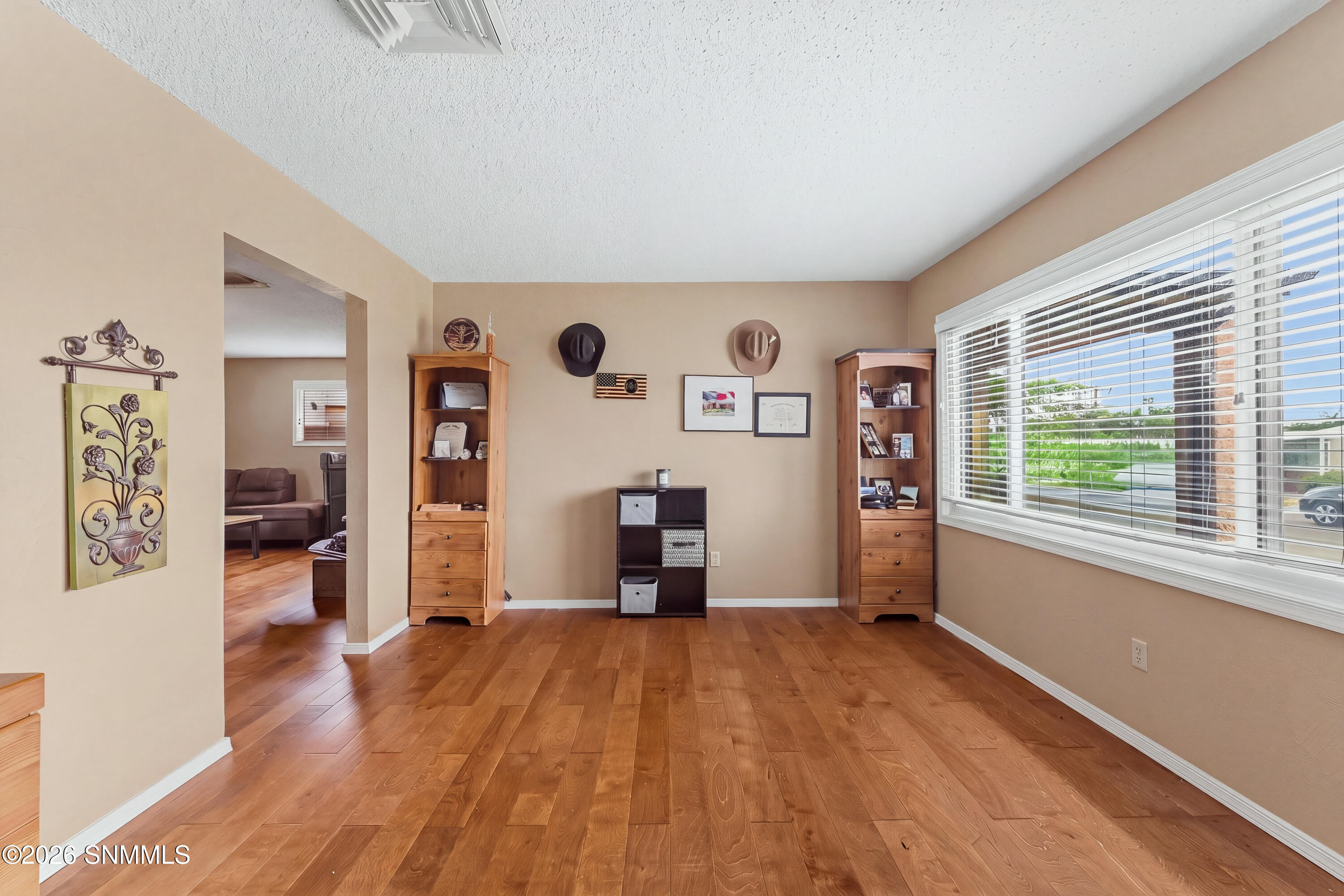 2402 Yale Avenue Property Photo 6