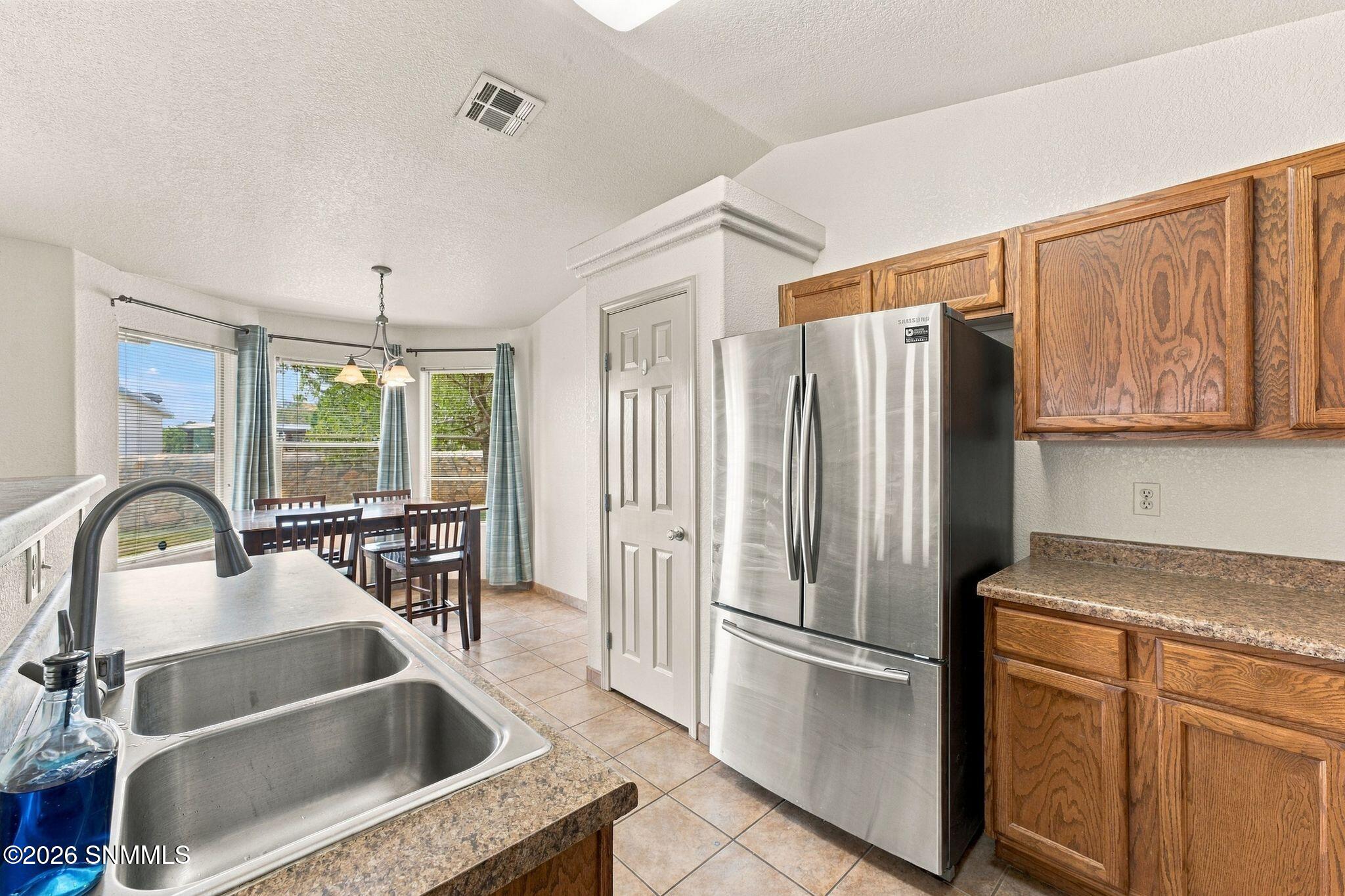 2921 Onate Road Property Photo 6