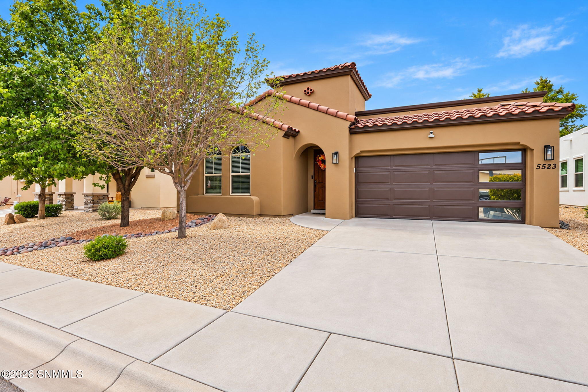 5523 Grove Drive Property Photo 1