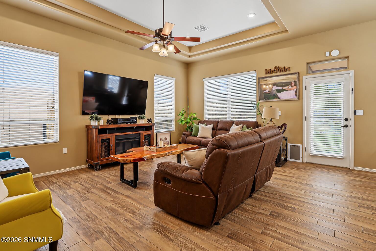 5523 Grove Drive Property Photo 5