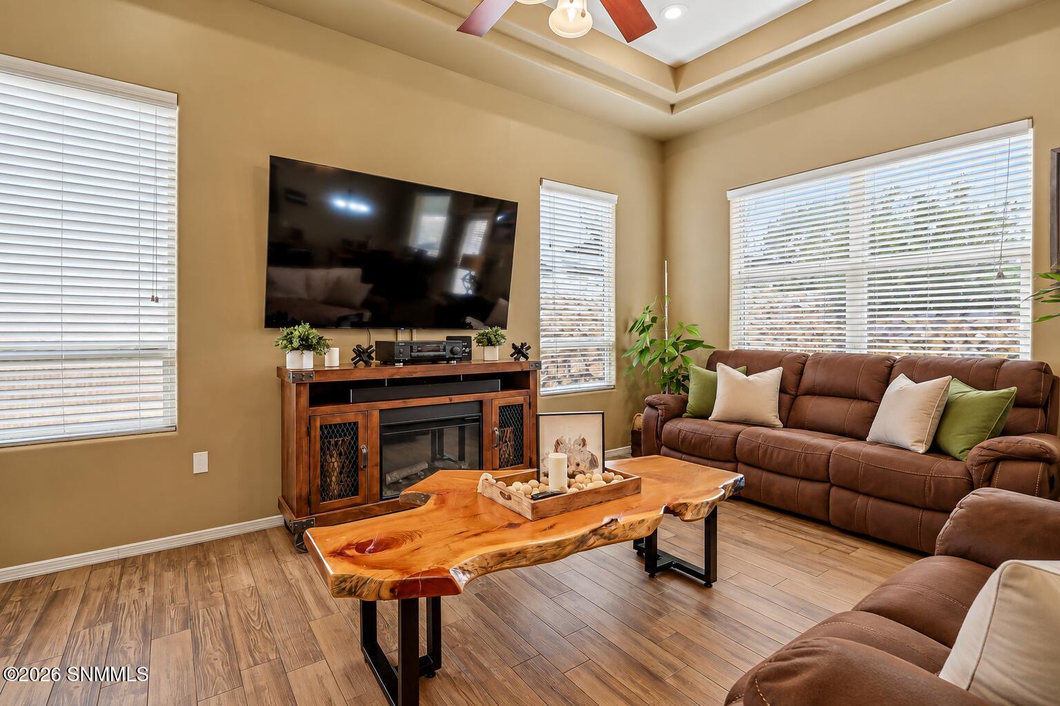 5523 Grove Drive Property Photo 6