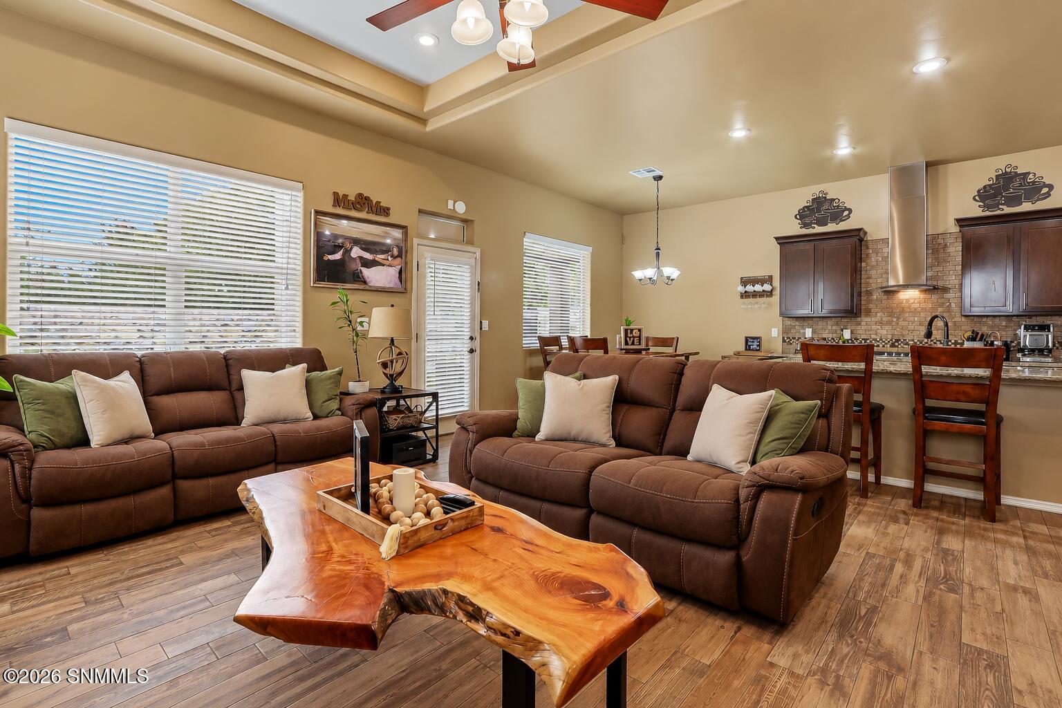 5523 Grove Drive Property Photo 7