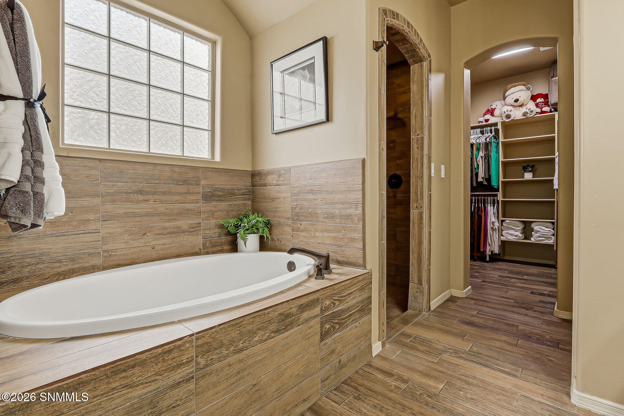 5523 Grove Drive Property Photo 18