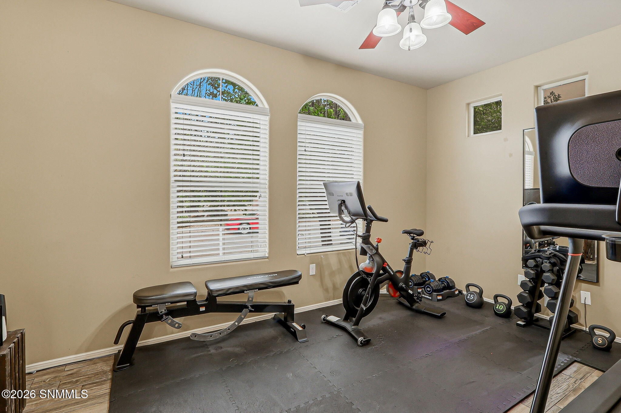 5523 Grove Drive Property Photo 19