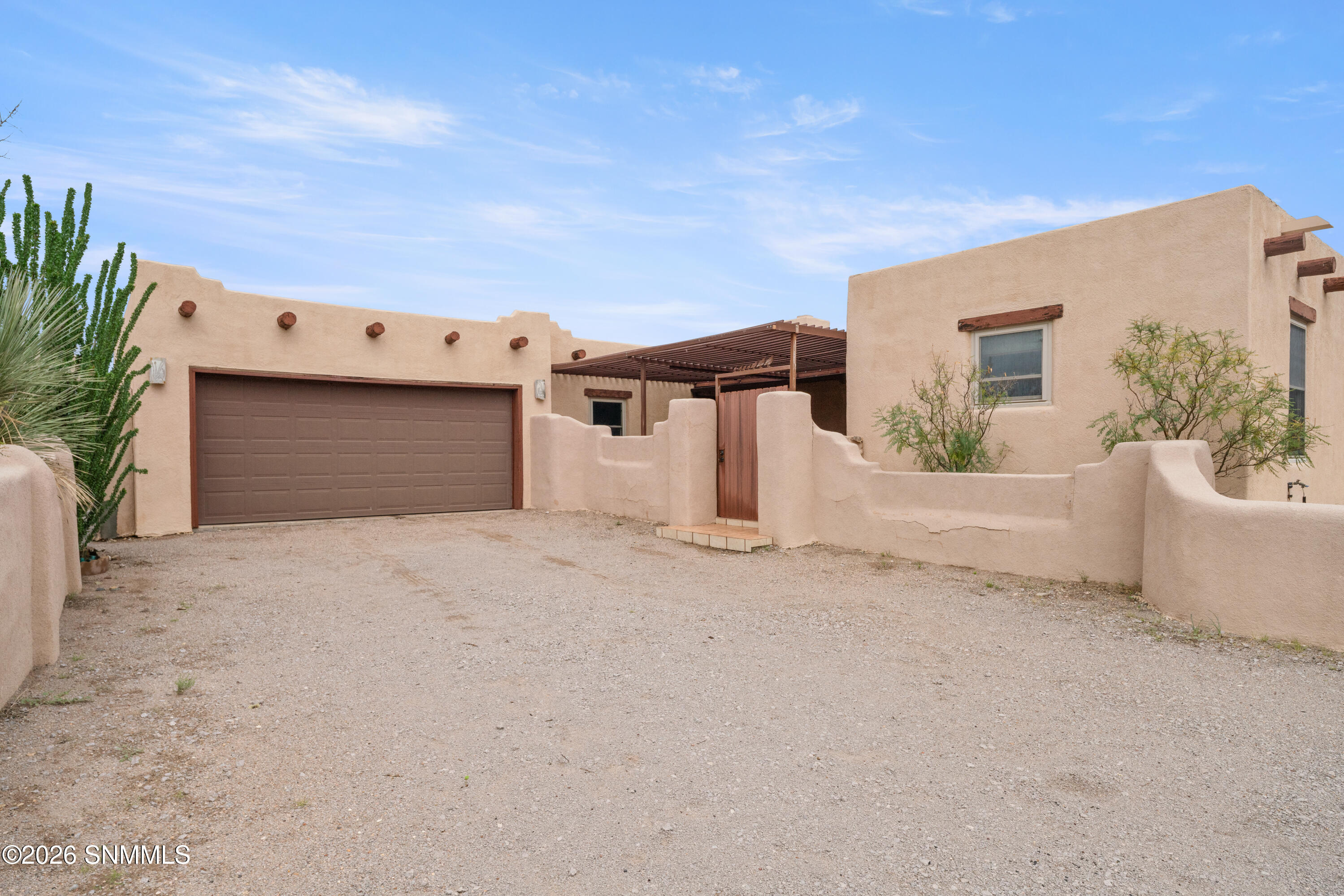1815 Vista Sierra Court Property Photo 3