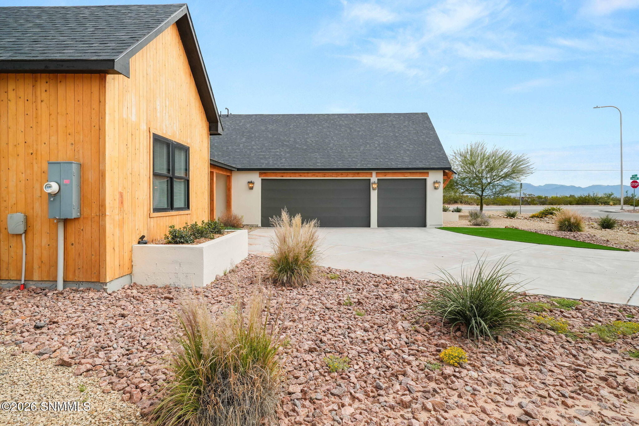 3291 Colina Court Property Photo 4