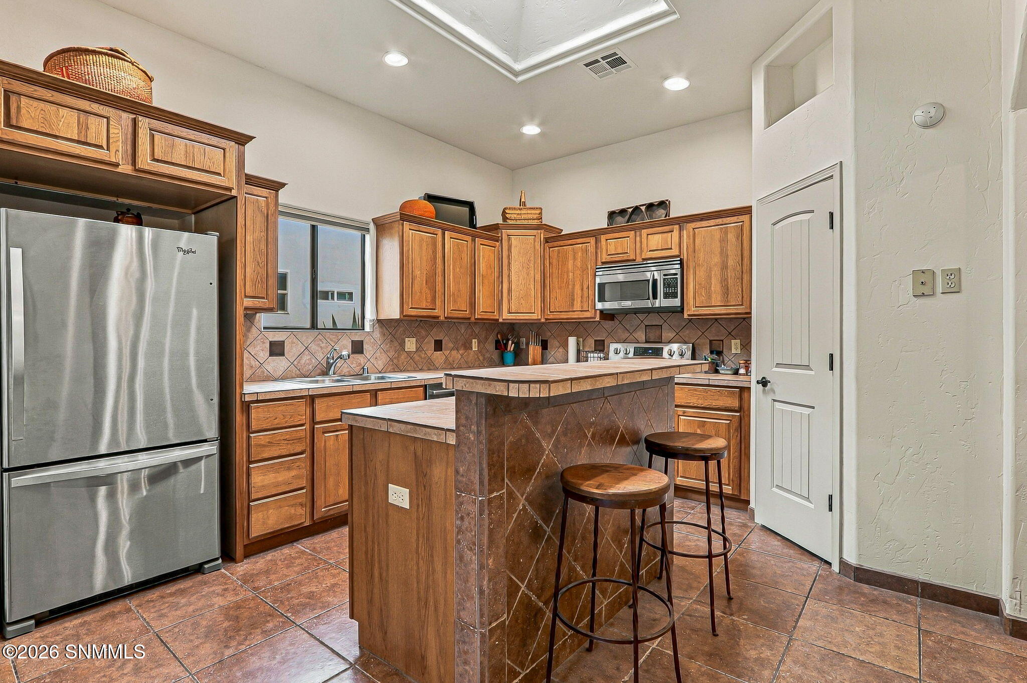 2284 Calais Avenue Property Photo 4