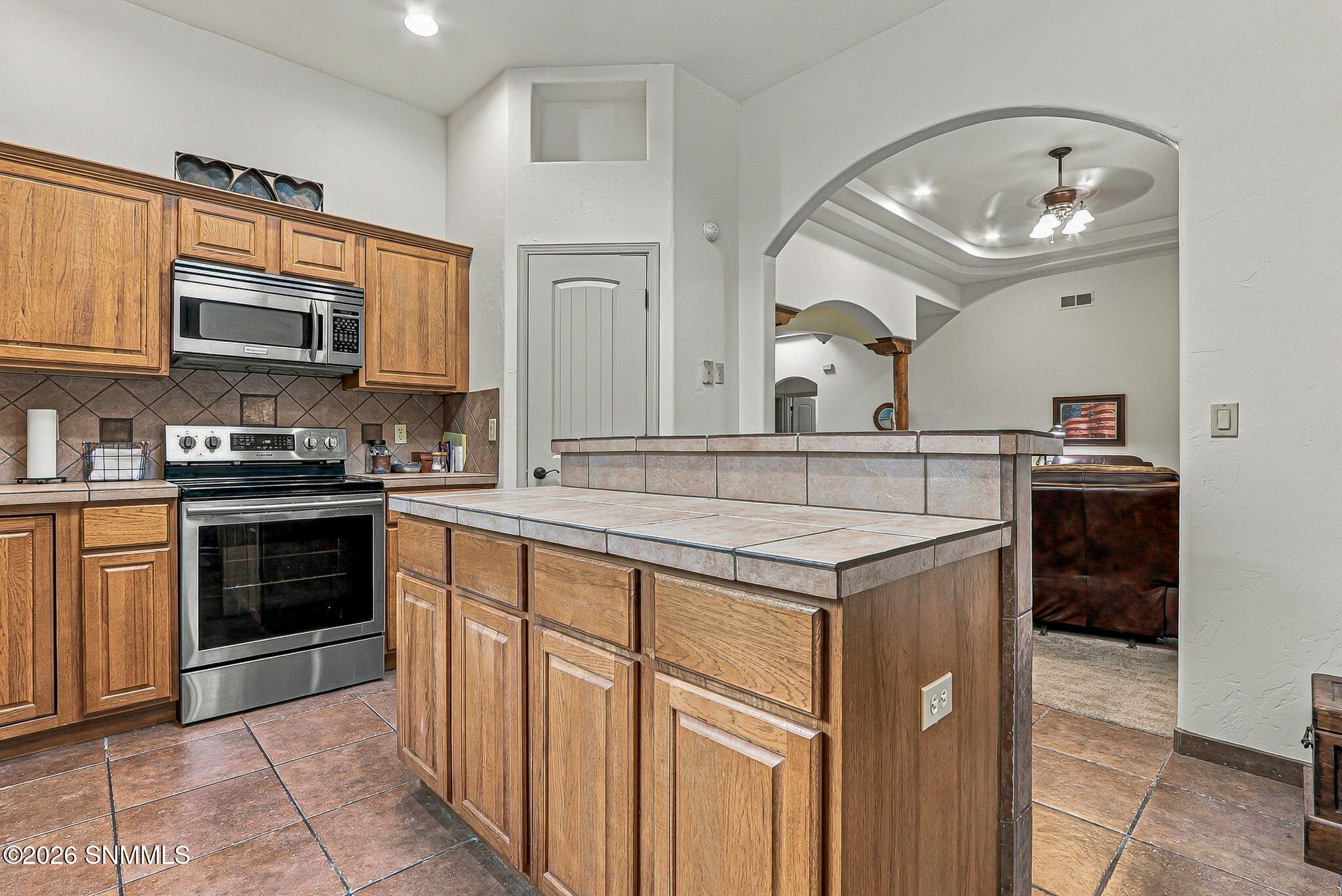 2284 Calais Avenue Property Photo 5