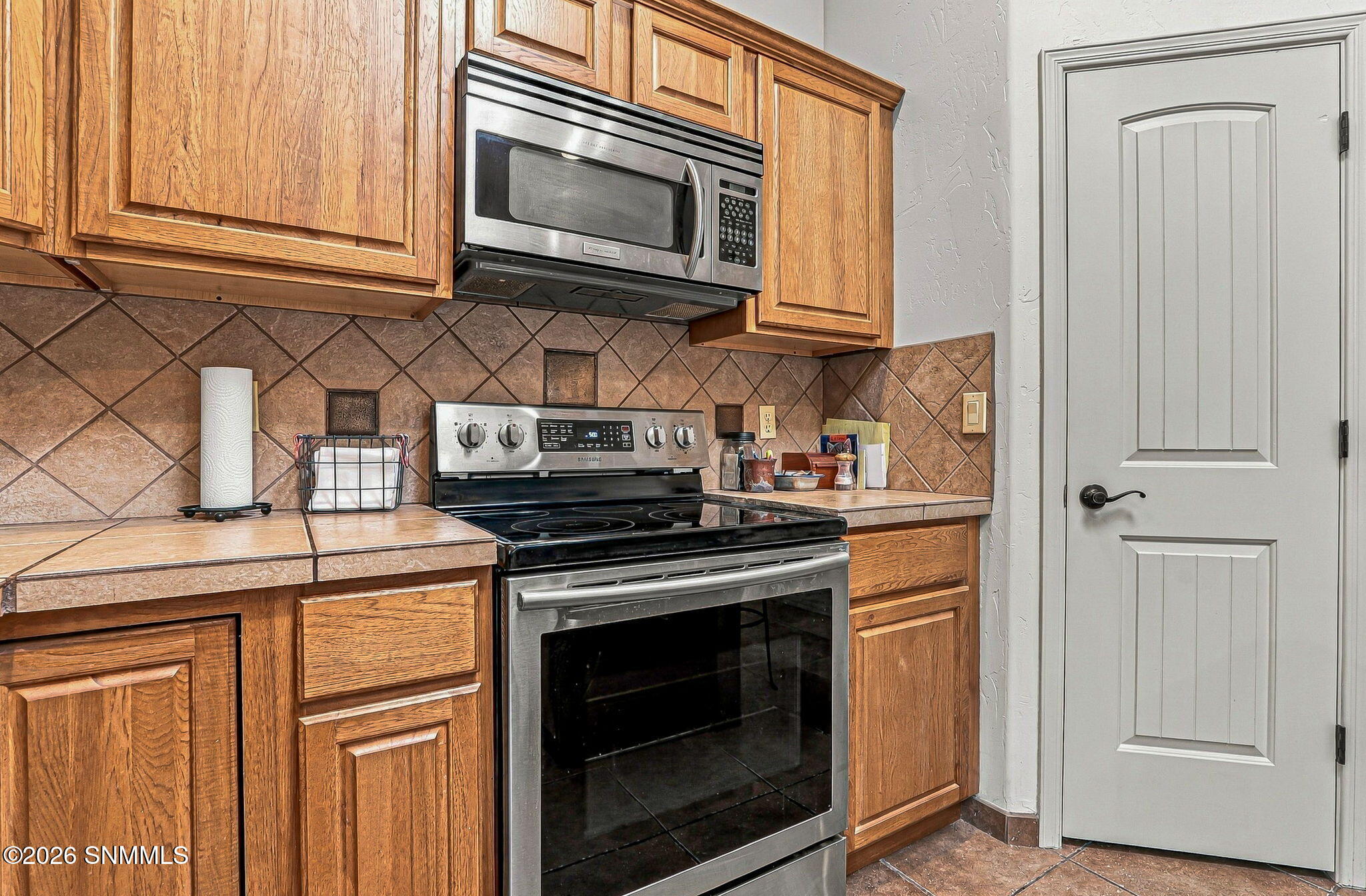 2284 Calais Avenue Property Photo 8