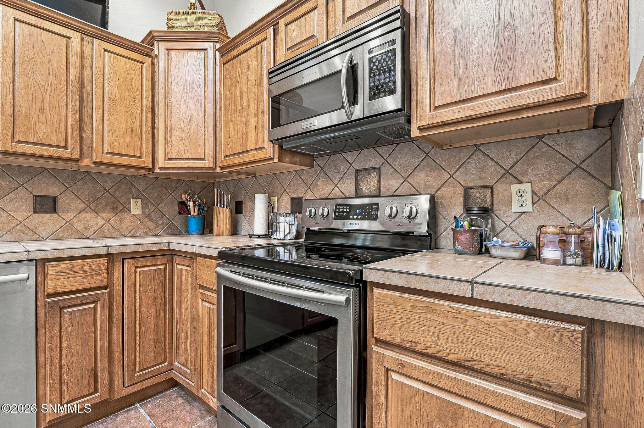 2284 Calais Avenue Property Photo 9