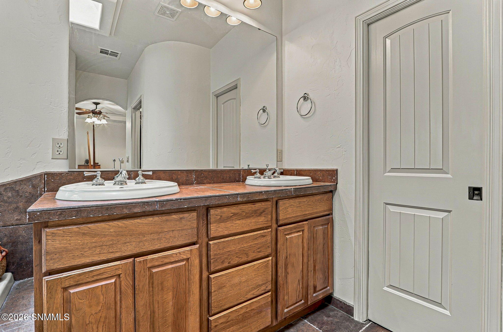 2284 Calais Avenue Property Photo 24