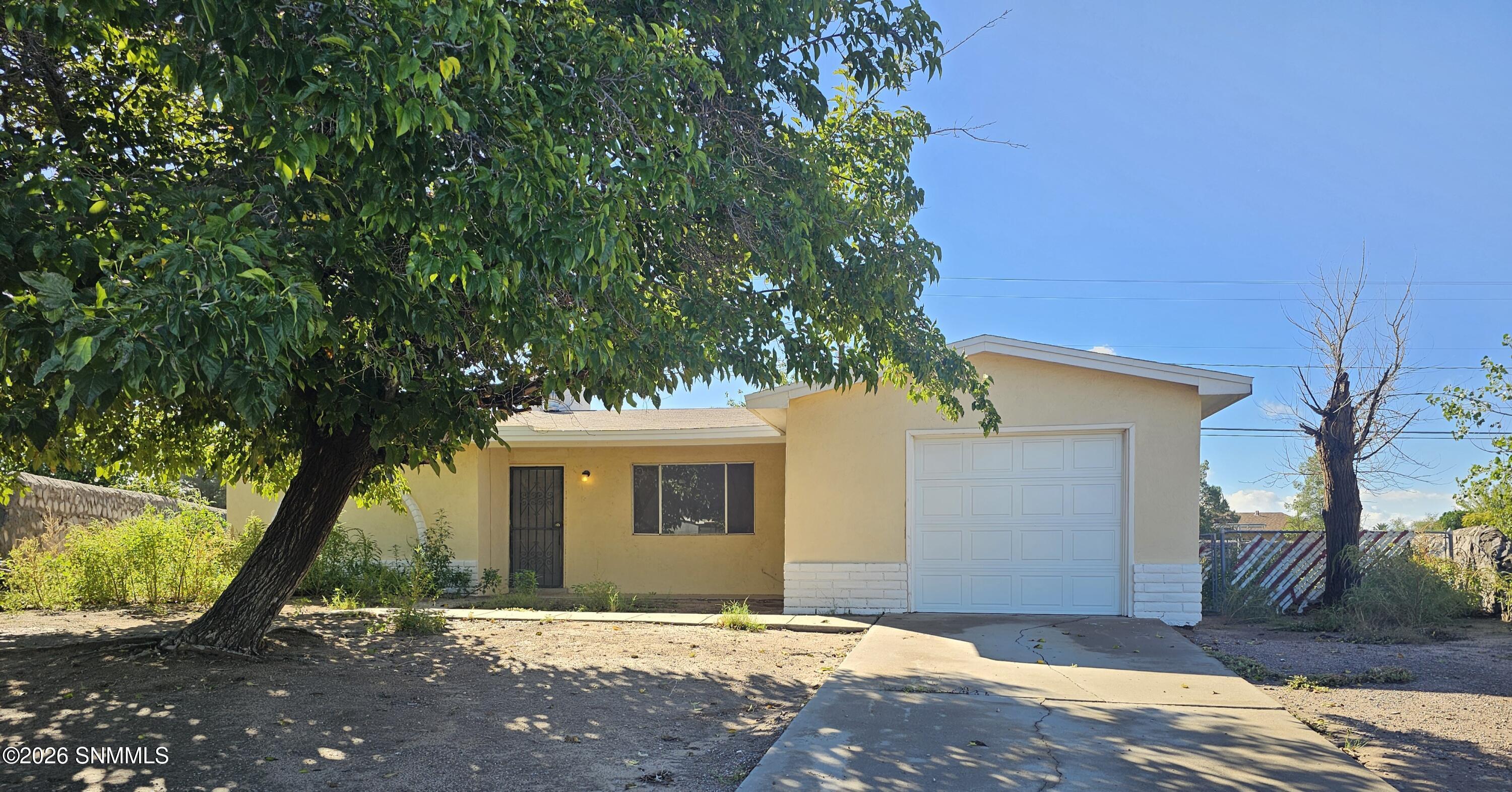 1974 Mahogany Drive Property Photo 1