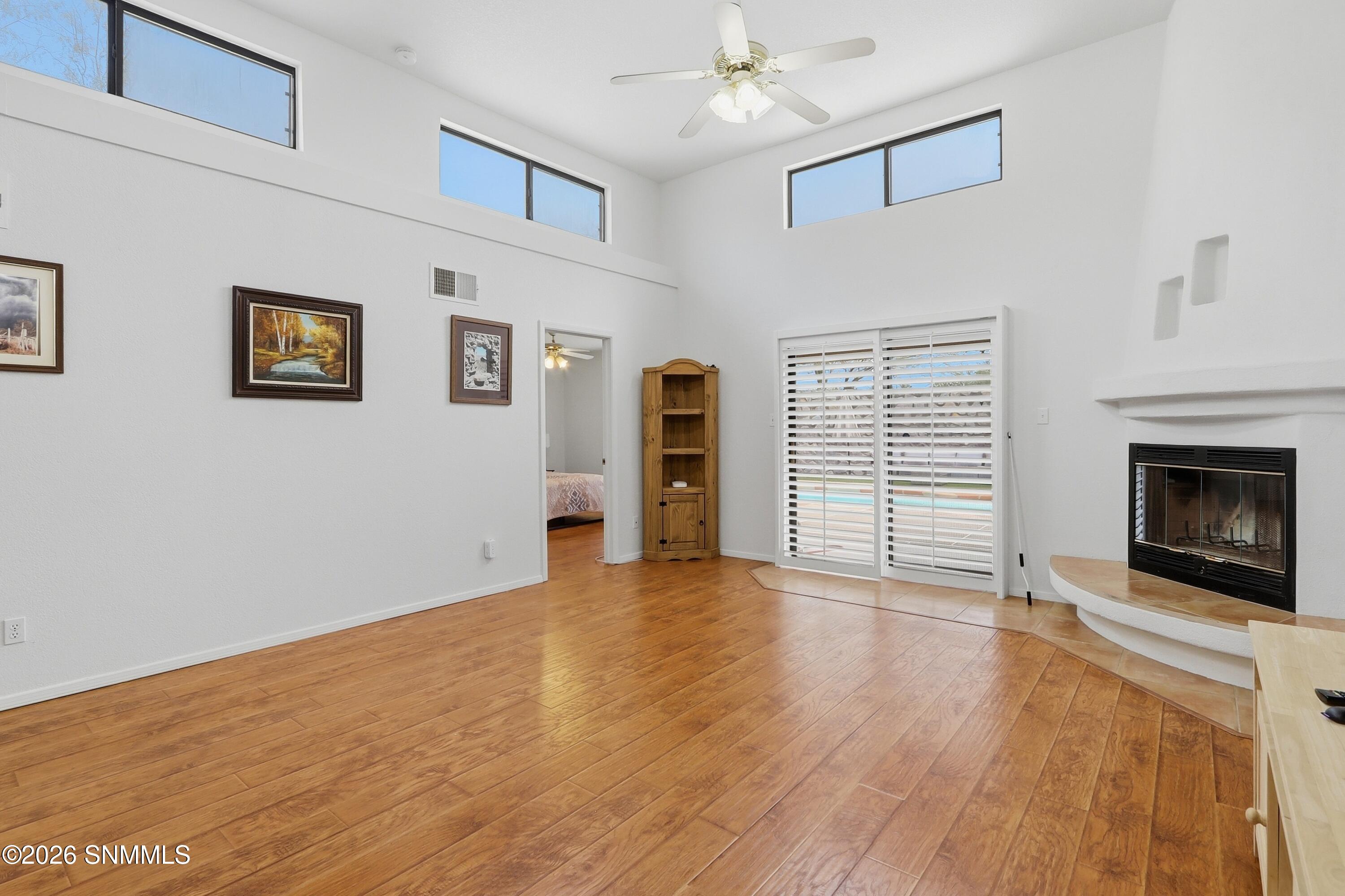 2048 Pine Needle Way Property Photo 4