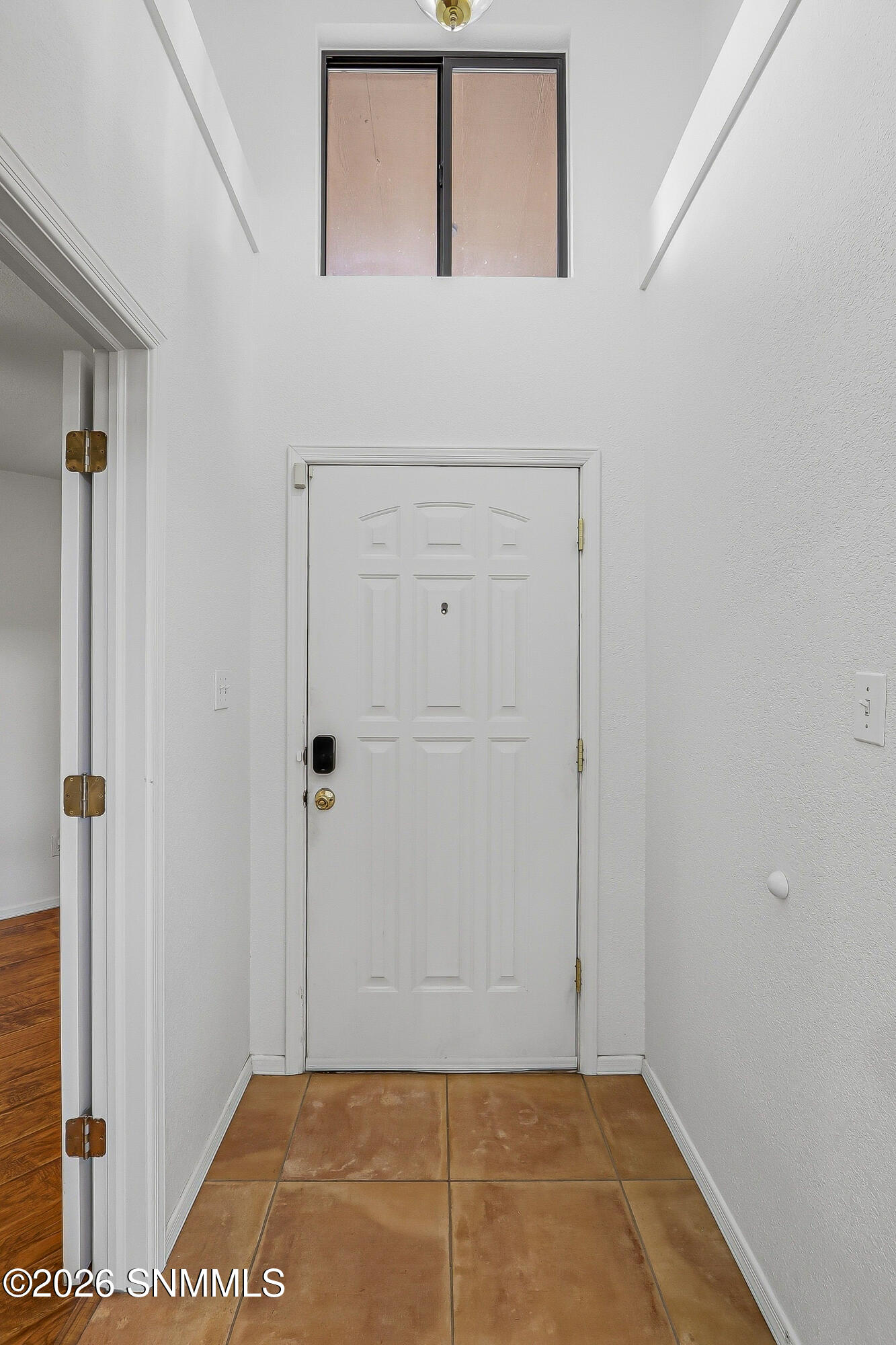 2048 Pine Needle Way Property Photo 8
