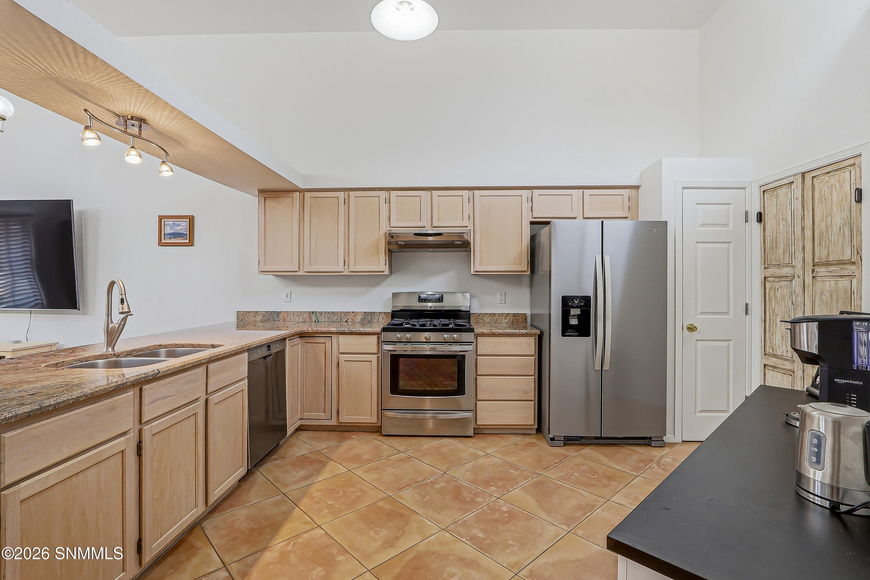 2048 Pine Needle Way Property Photo 36