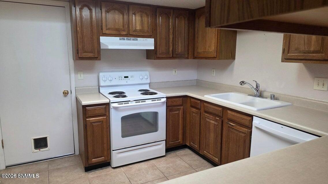 1061 Candeleras Street Property Photo 16