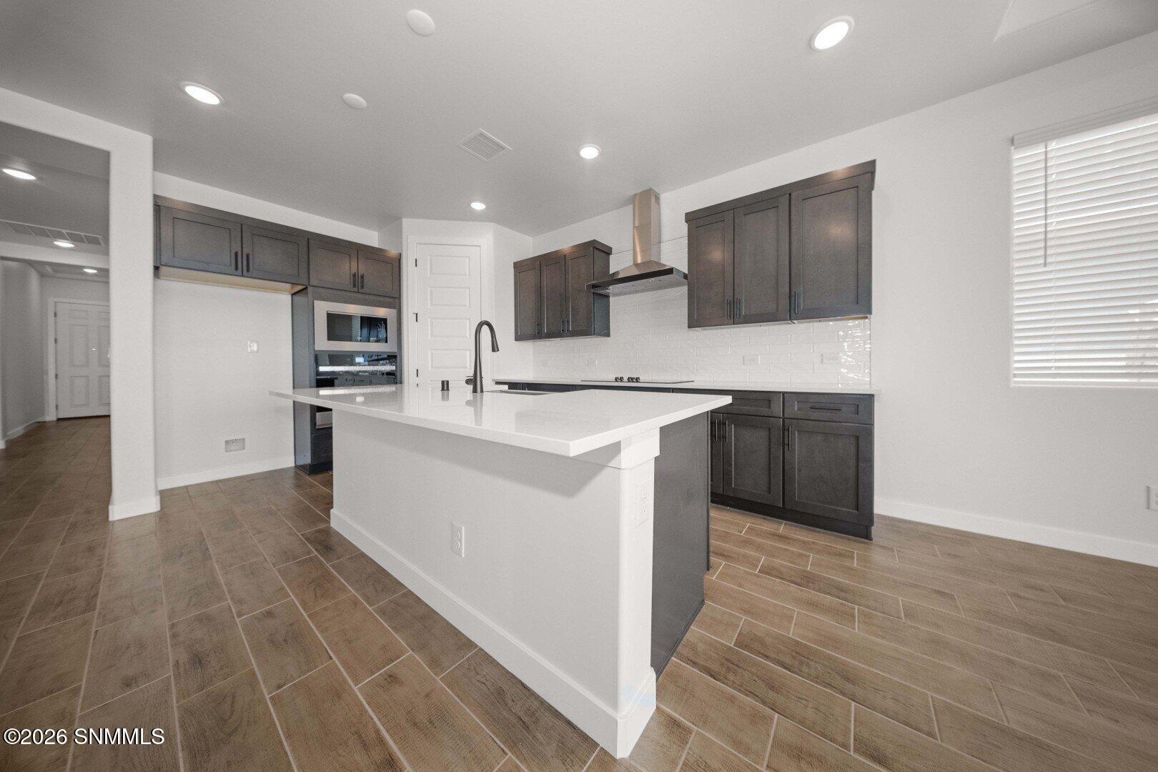 3724 Amsterdam Street Property Photo 2