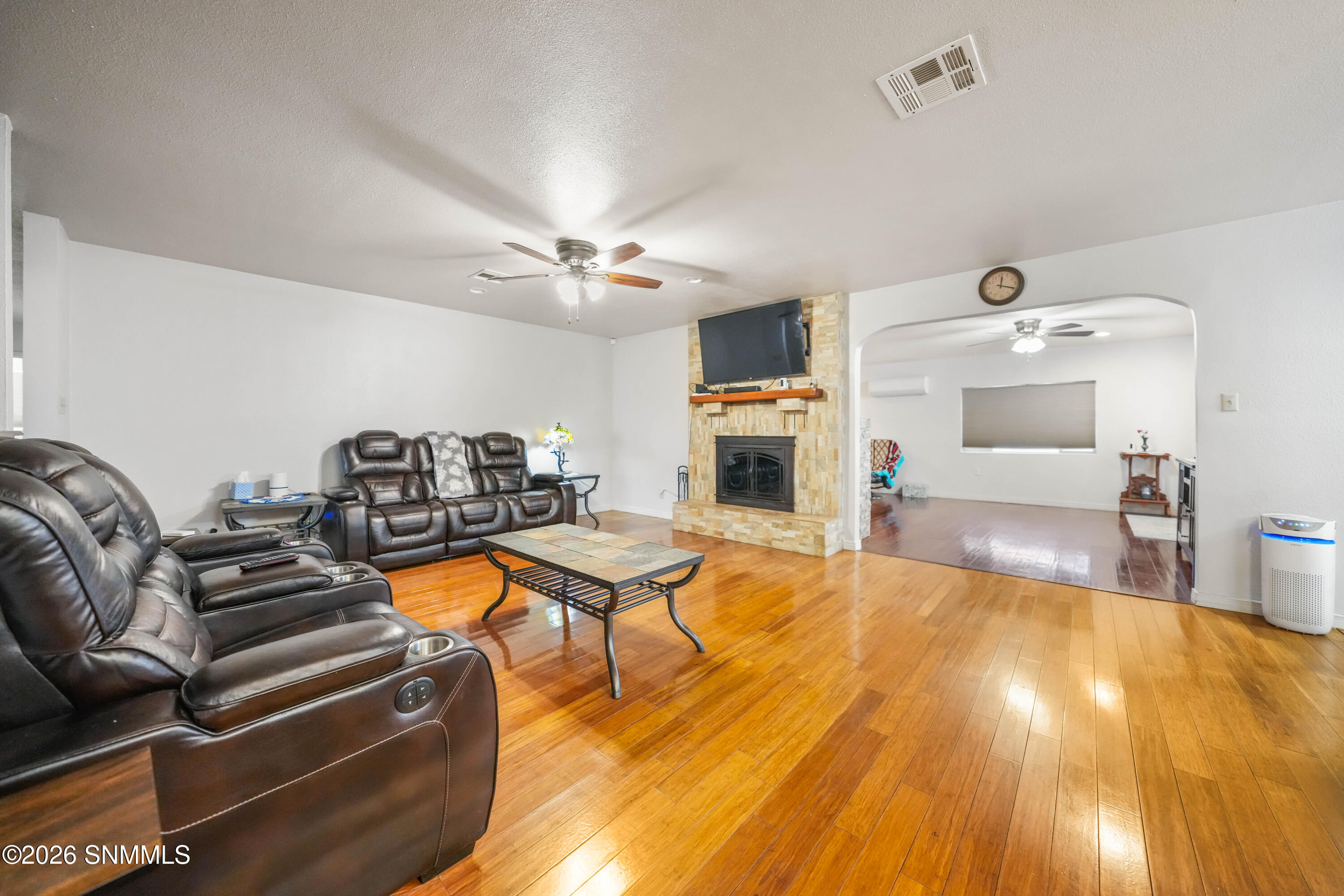 4207 E Winchester Road Property Photo 10