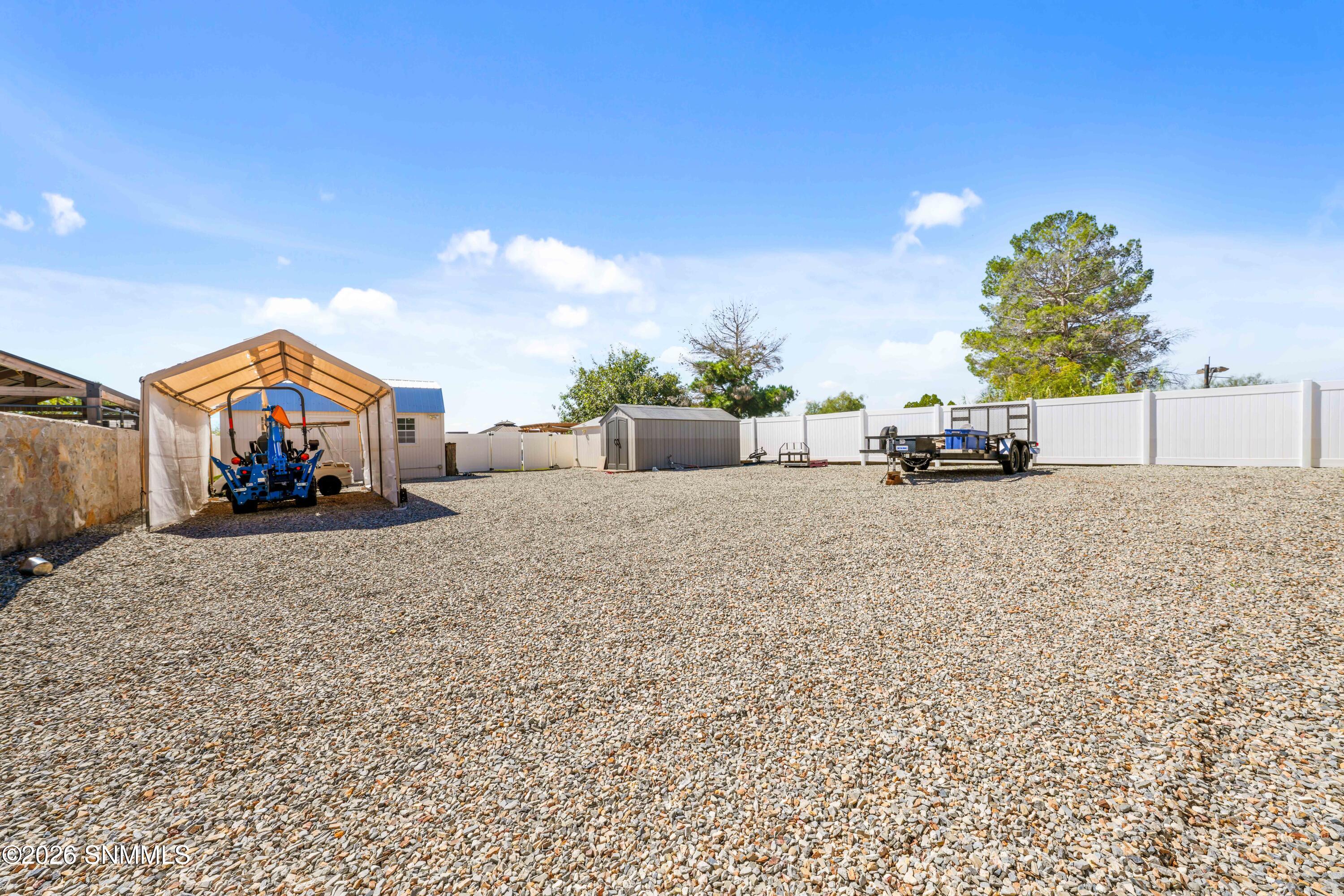 4207 E Winchester Road Property Photo 47