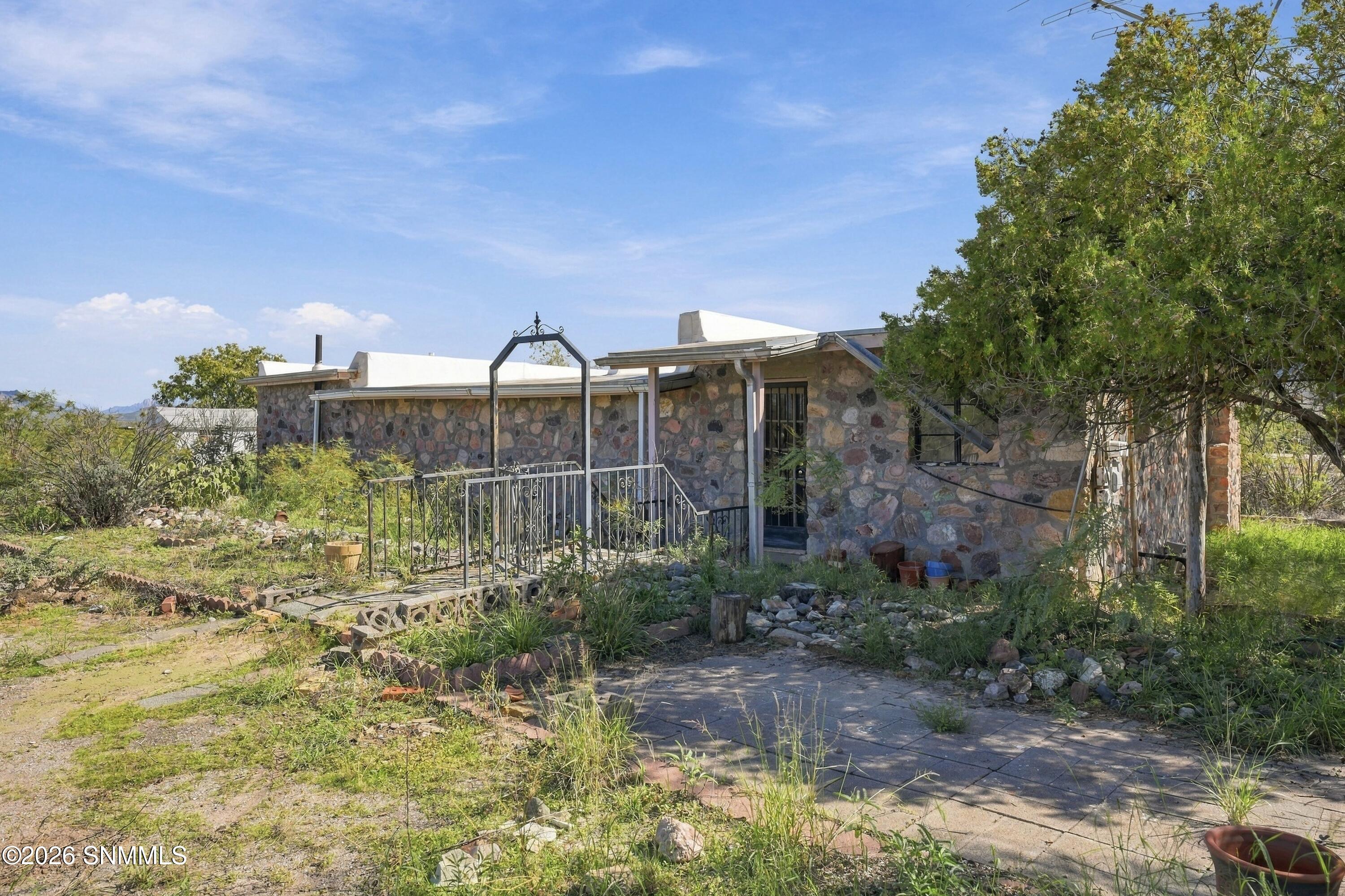 1251 Fort Selden Road Property Photo 5