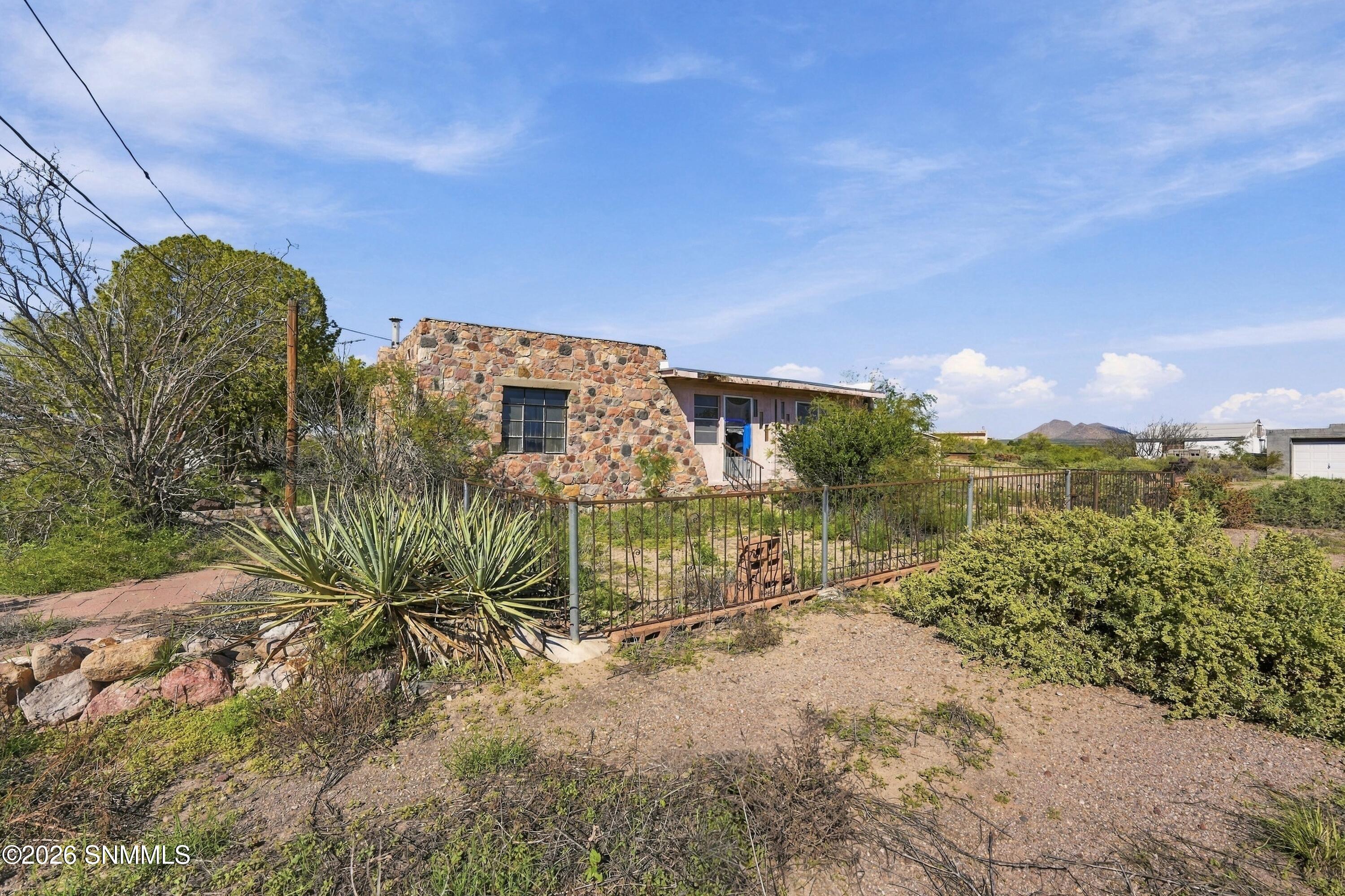 1251 Fort Selden Road Property Photo 10