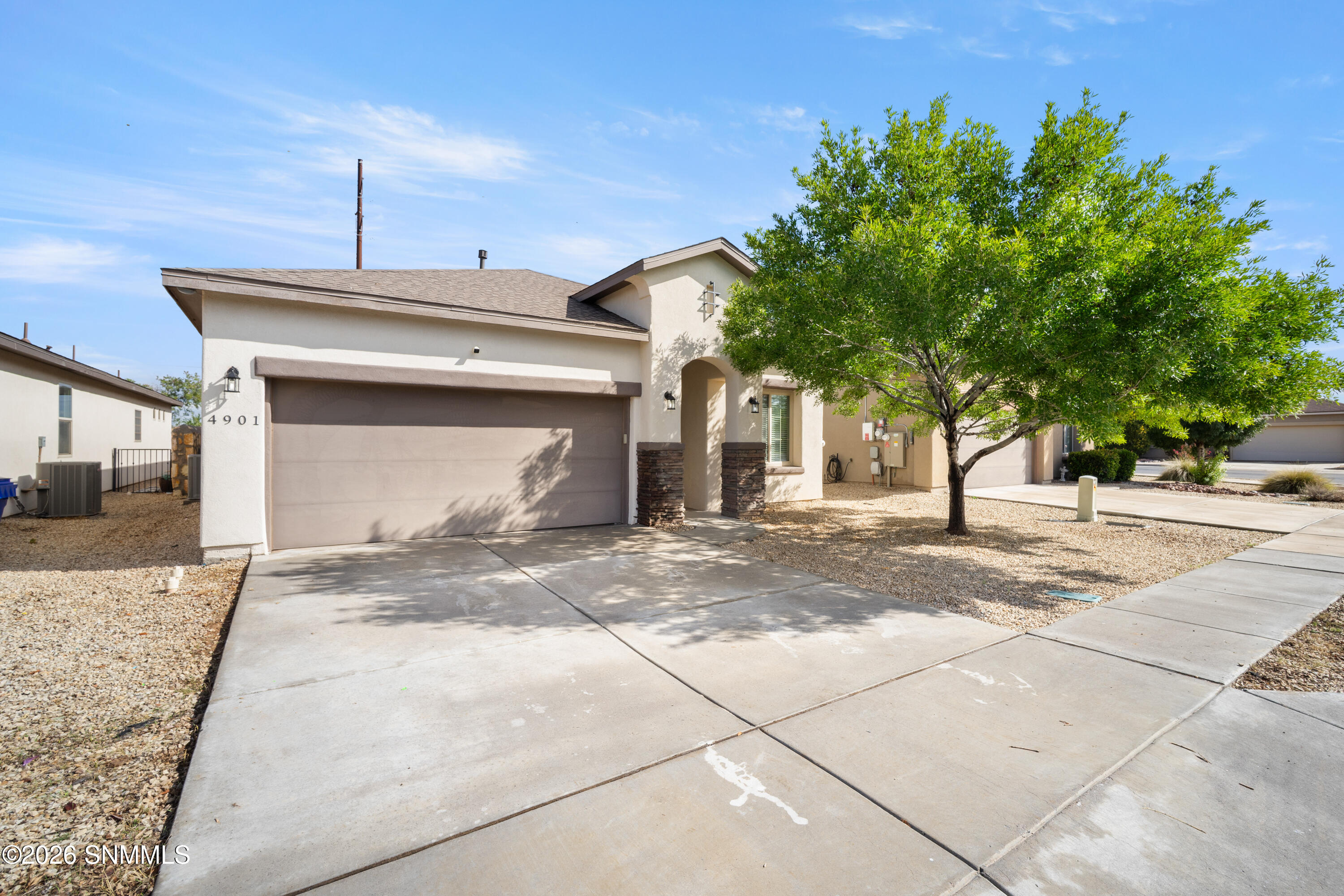 4901 Califa Avenue Property Photo 2