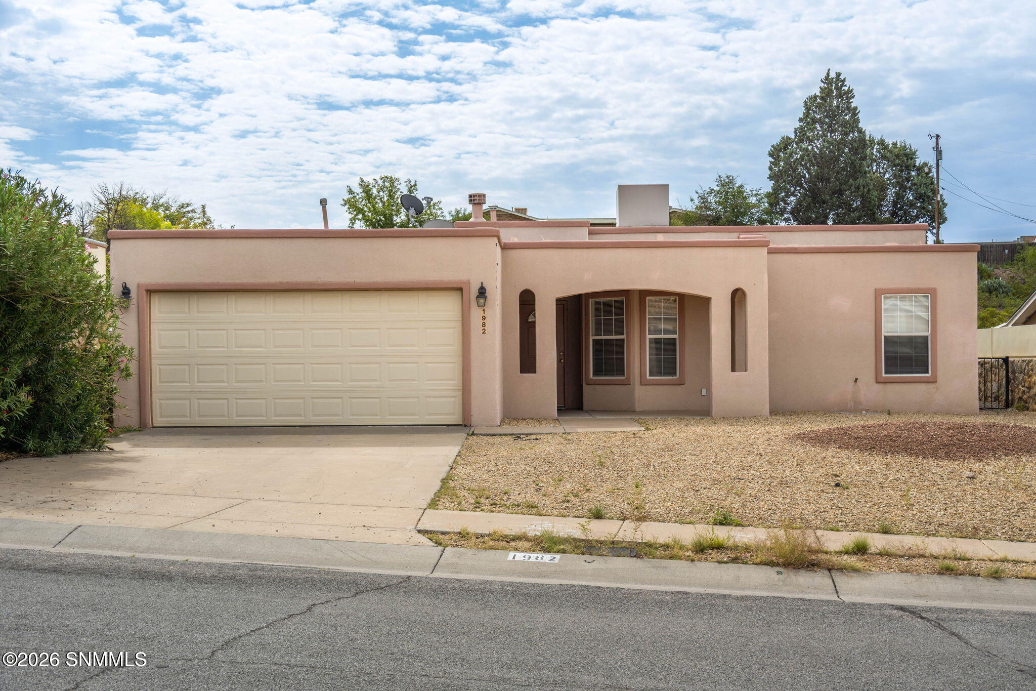 1982 Bentley Drive Property Photo 1