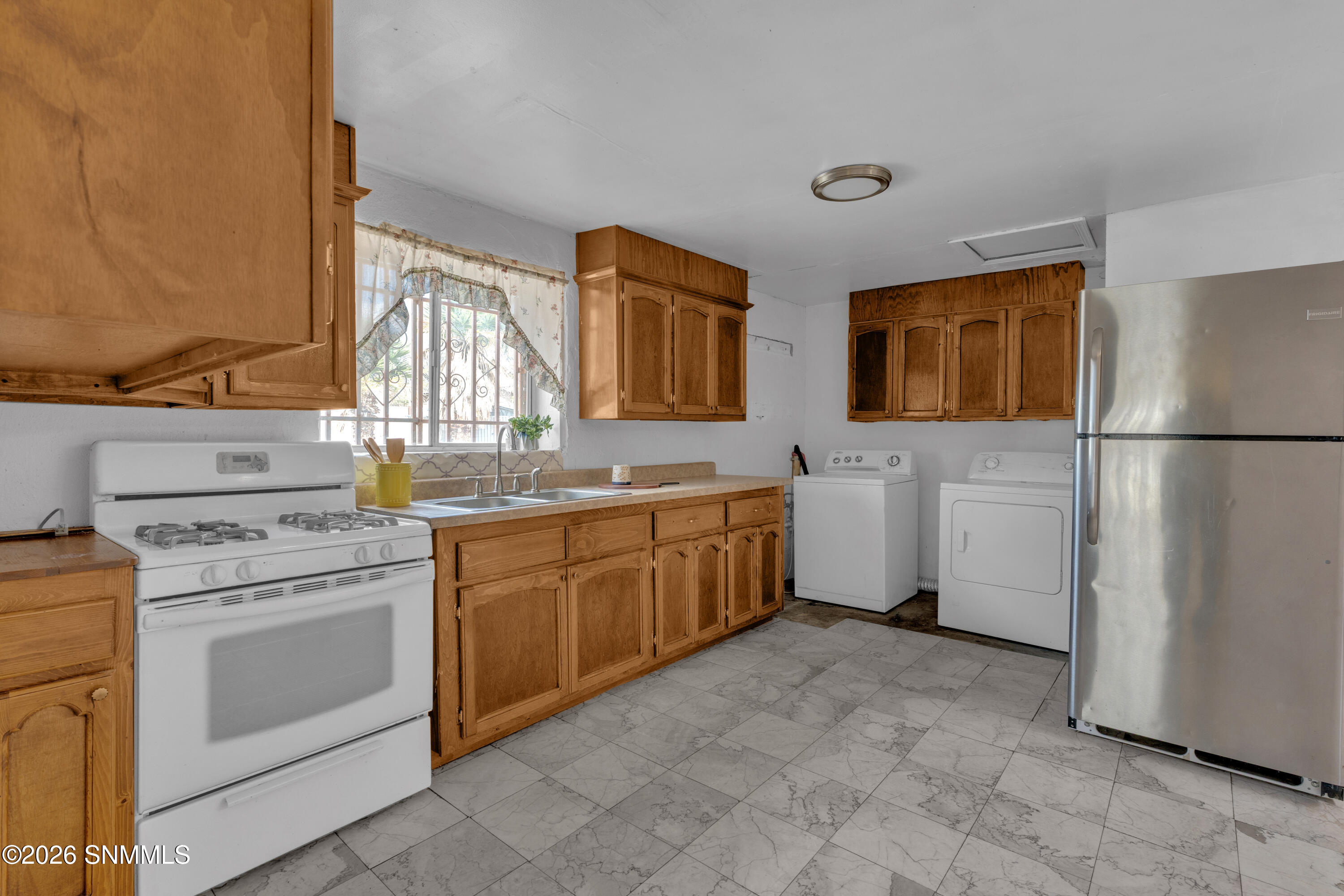 970 San Andres Drive Property Photo 6