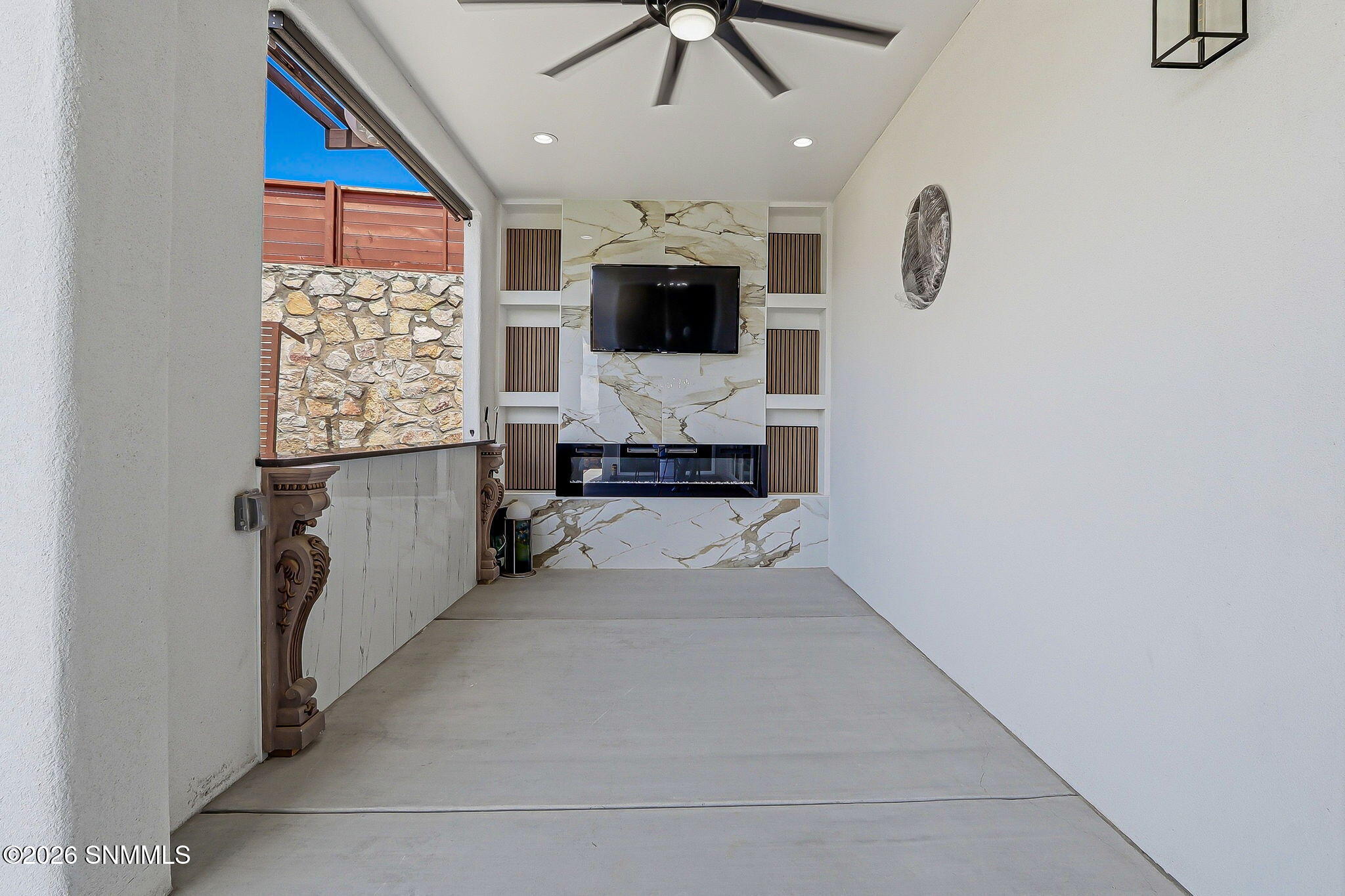 3071 Featherstone Drive Property Photo 10
