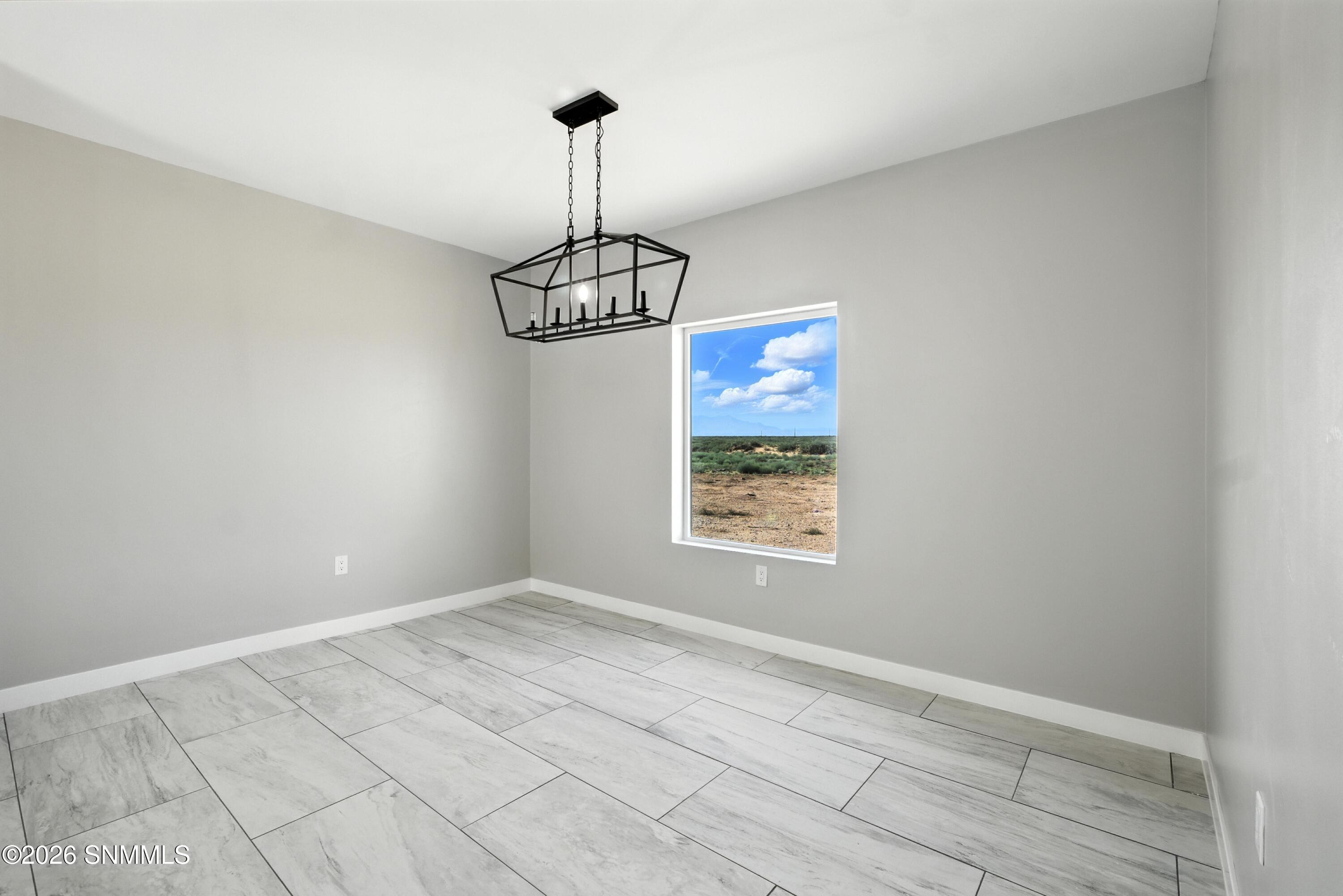 1260 Sahara Desert Drive Property Photo 7