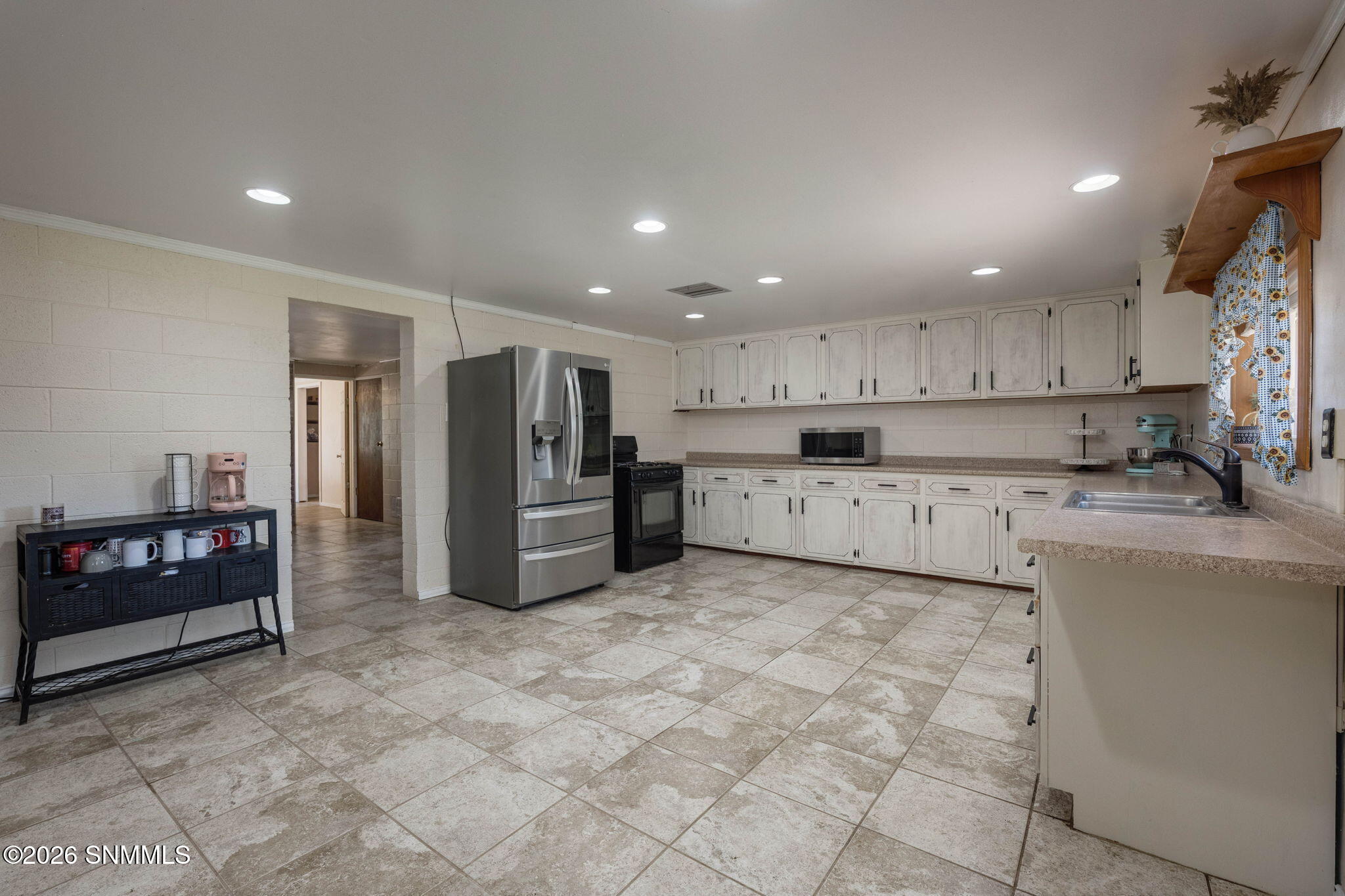 807 Aliyah Road Property Photo 4