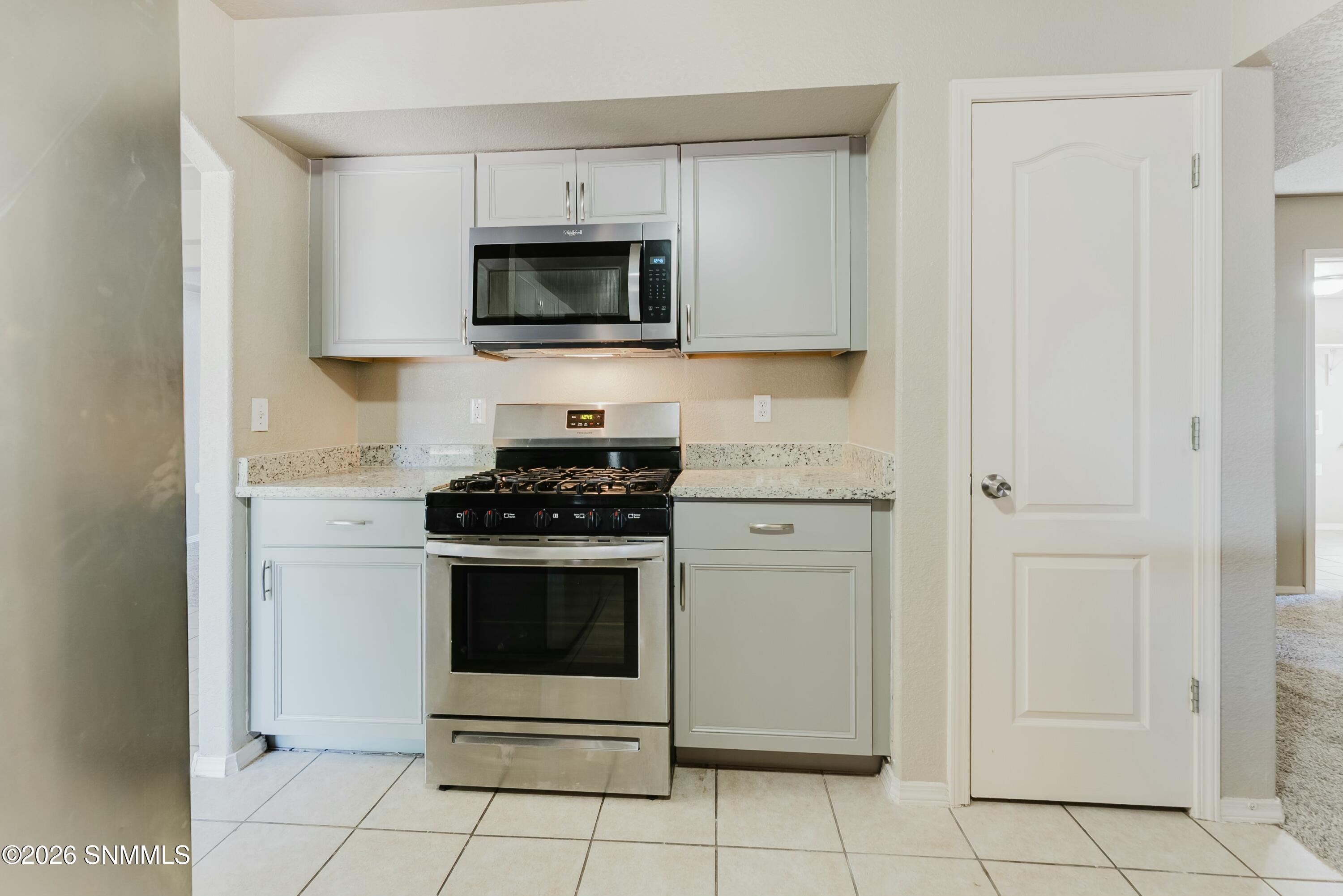 1331 Magoffin Place Property Photo 7
